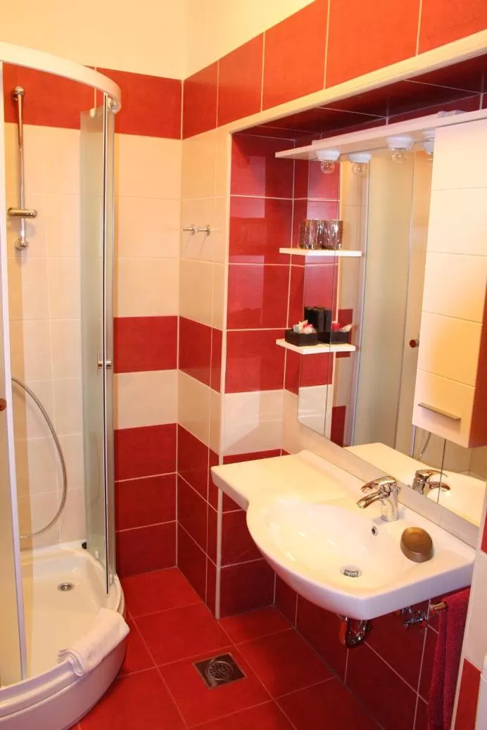 Bathroom in Maksimilian Osijek