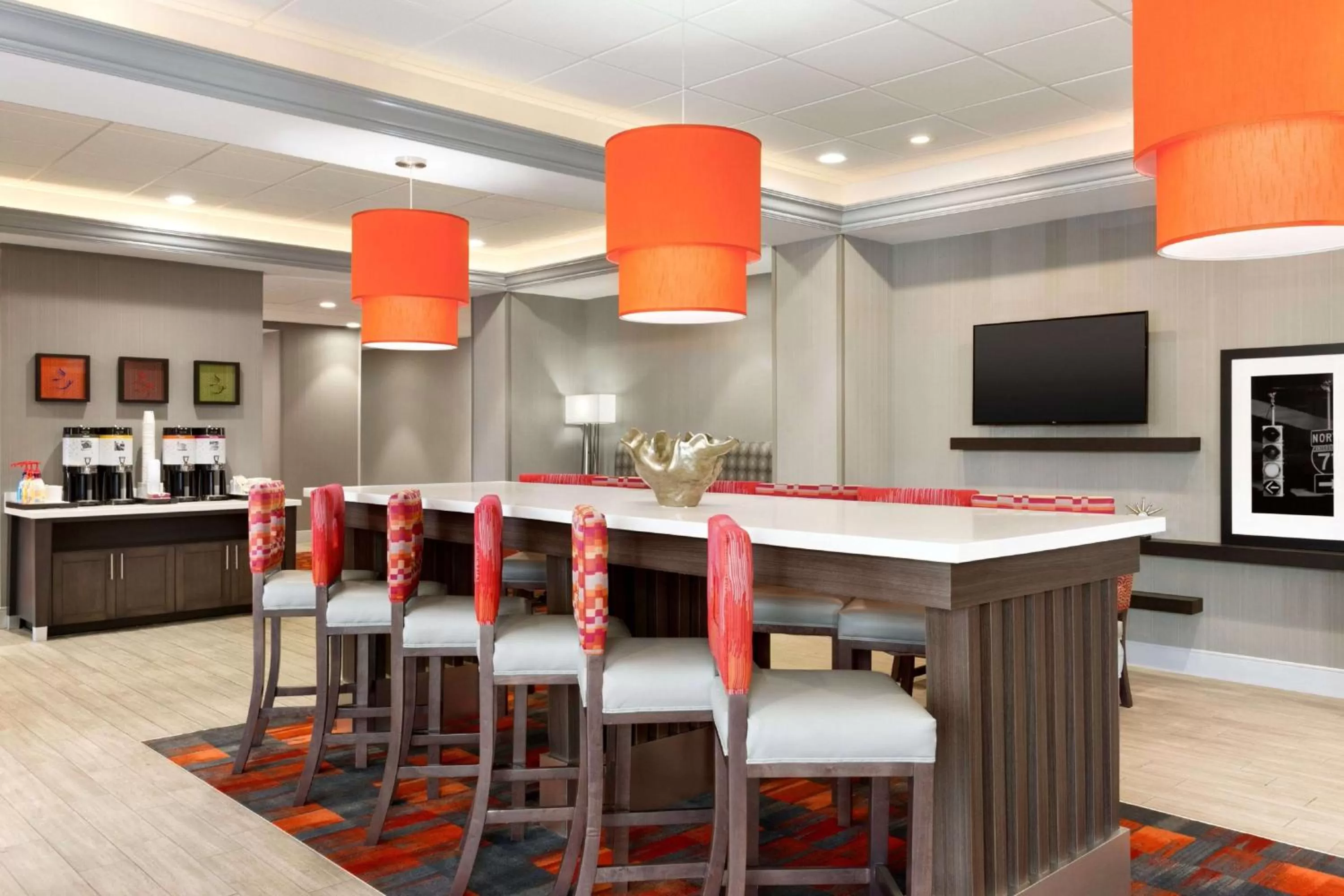 Dining area in Hampton Inn By Hilton North Olmsted Cleveland Airport