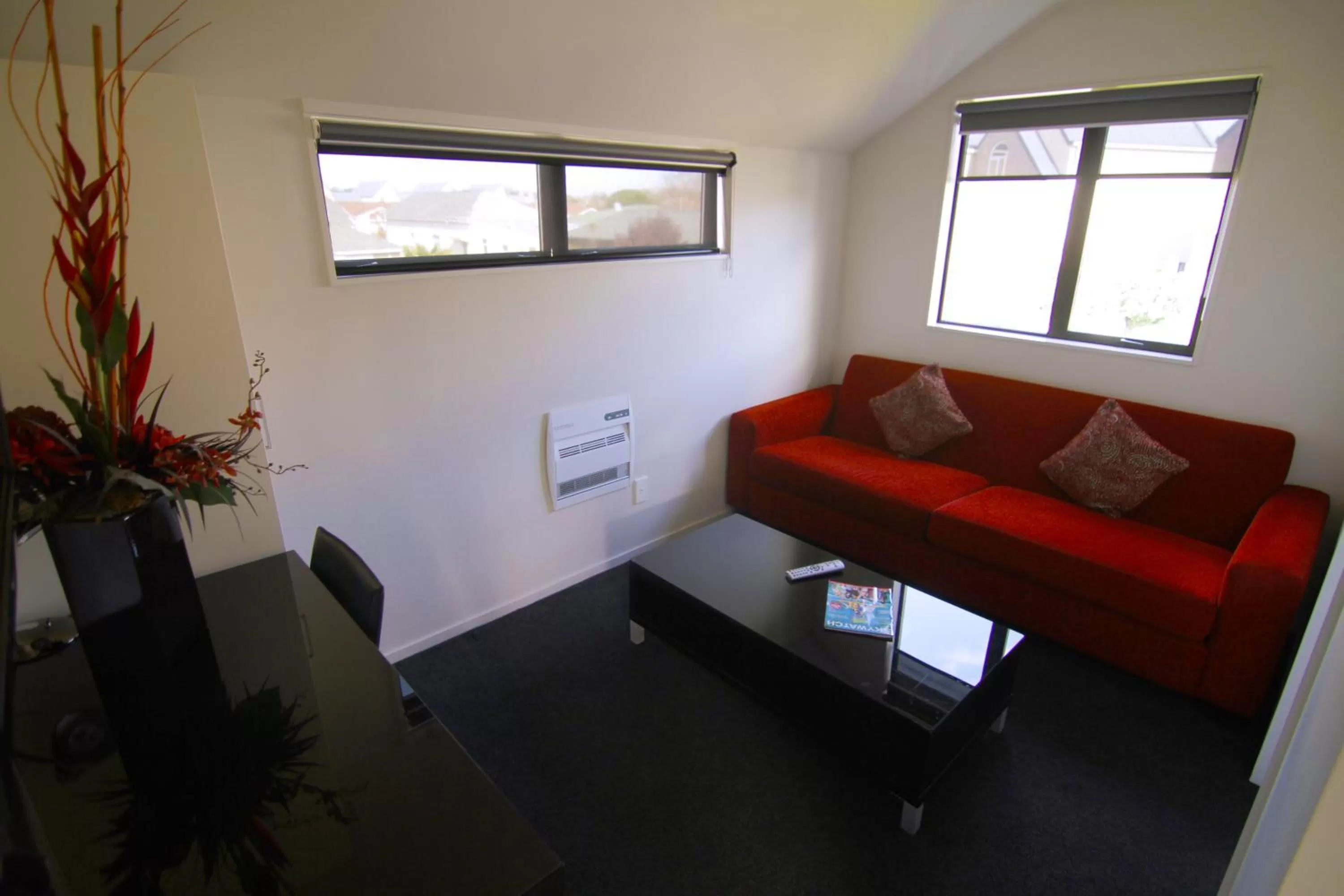 Seating area in Metropolitan Motel on Riccarton - 2 mins walk to Westfield