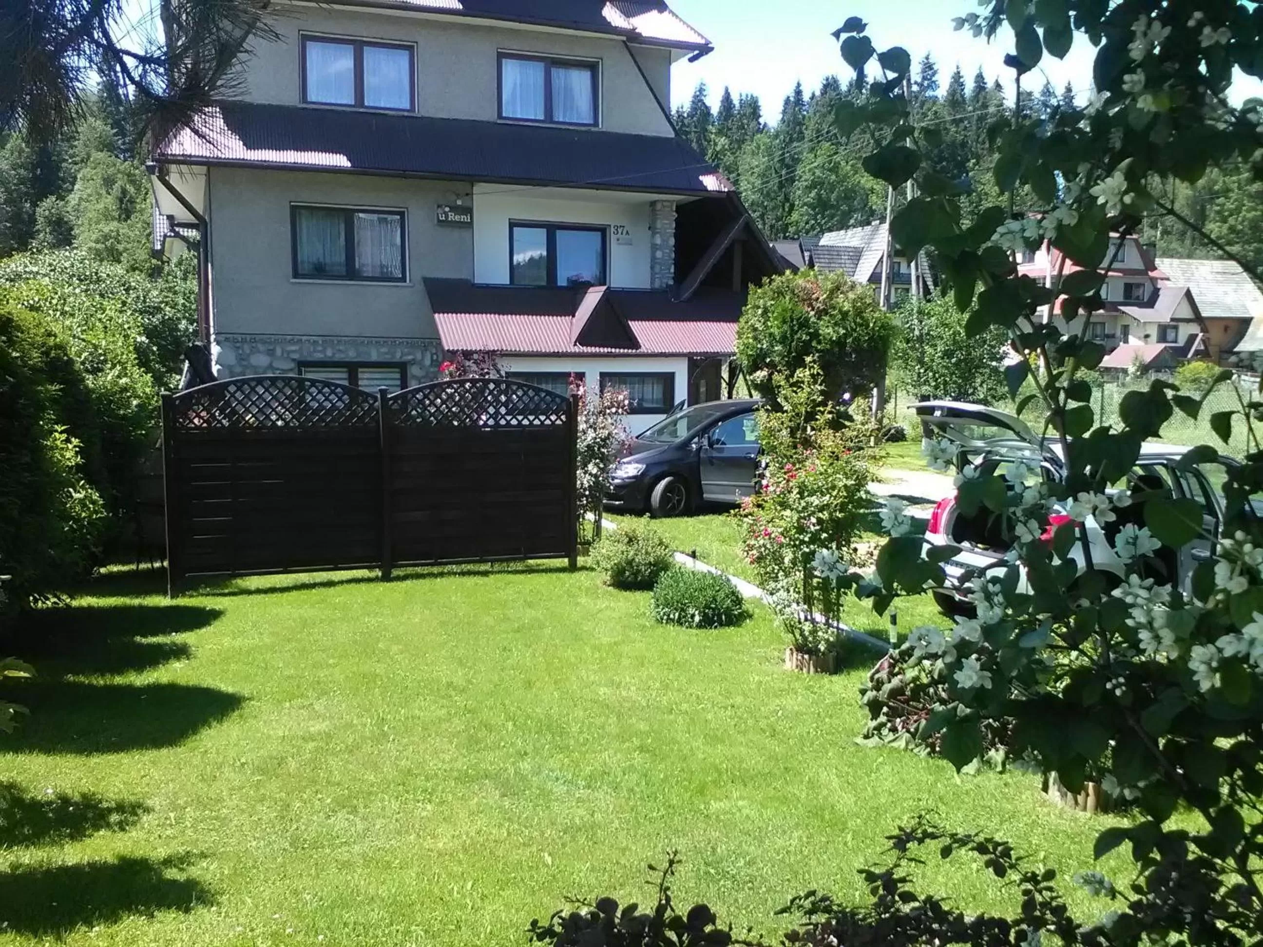 Garden, Property Building in Noclegi U Reni