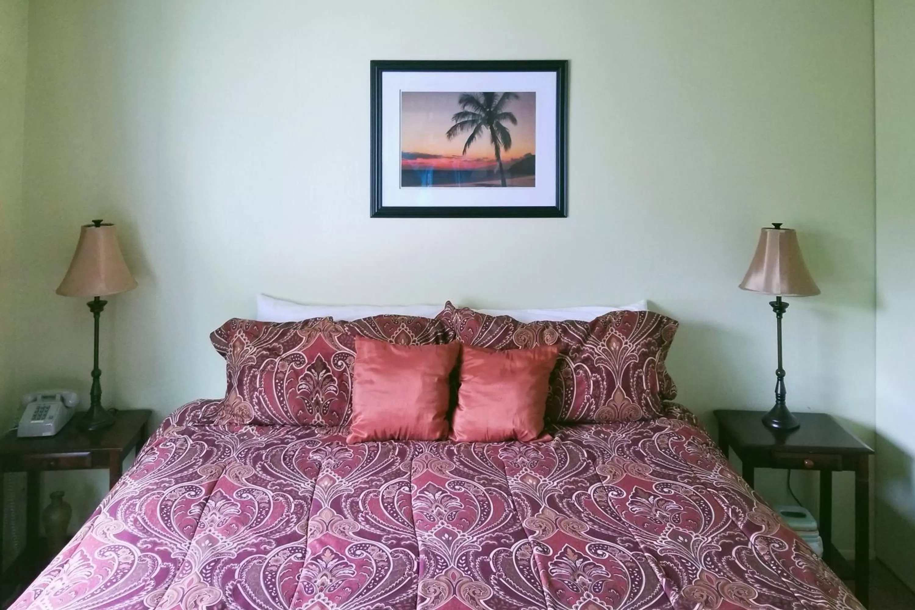 Bedroom, Bed in Ocean Terrace Condominiums