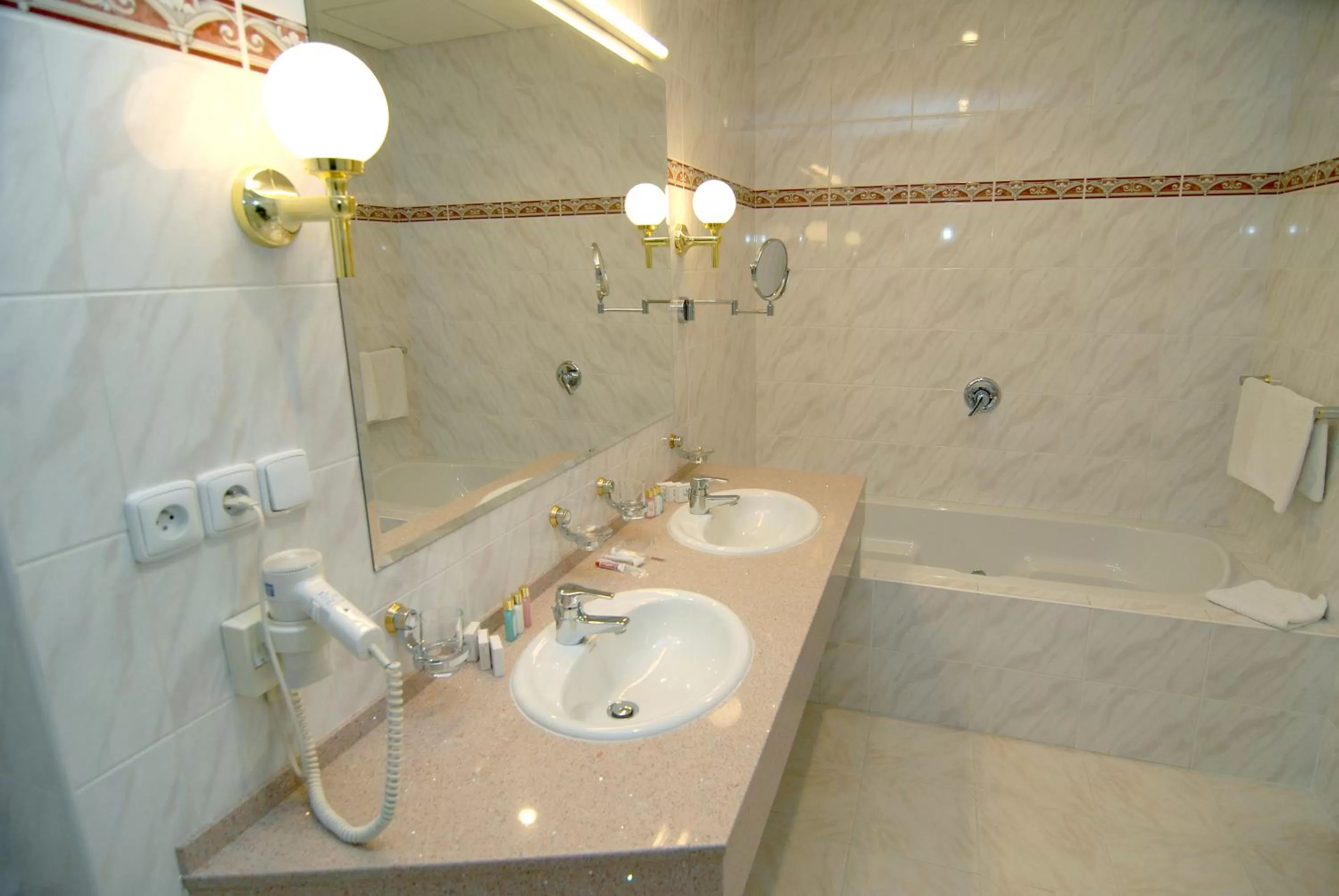 Bathroom in Hotel Opera