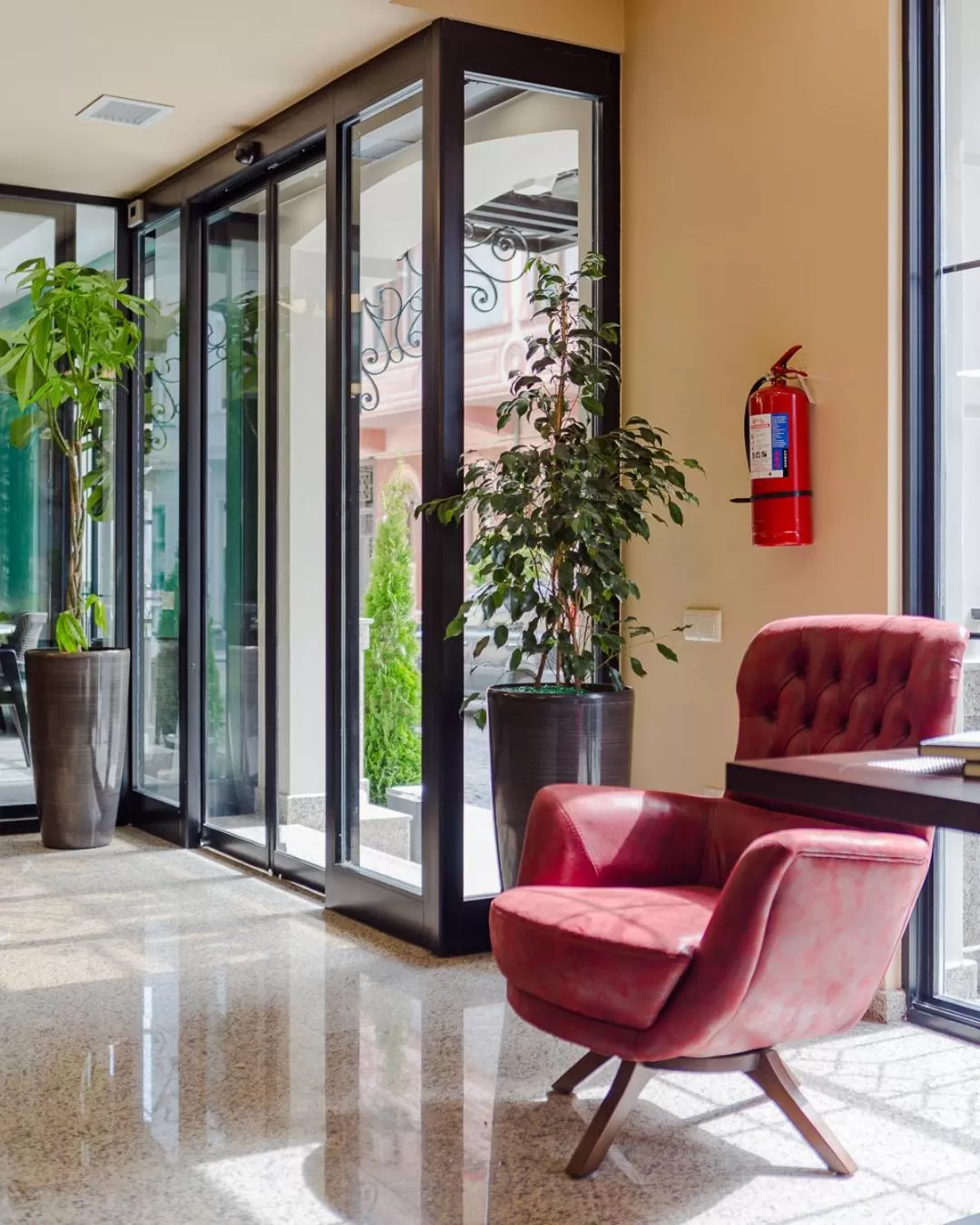 Communal lounge/ TV room, Lobby/Reception in HOTEL BLOOM