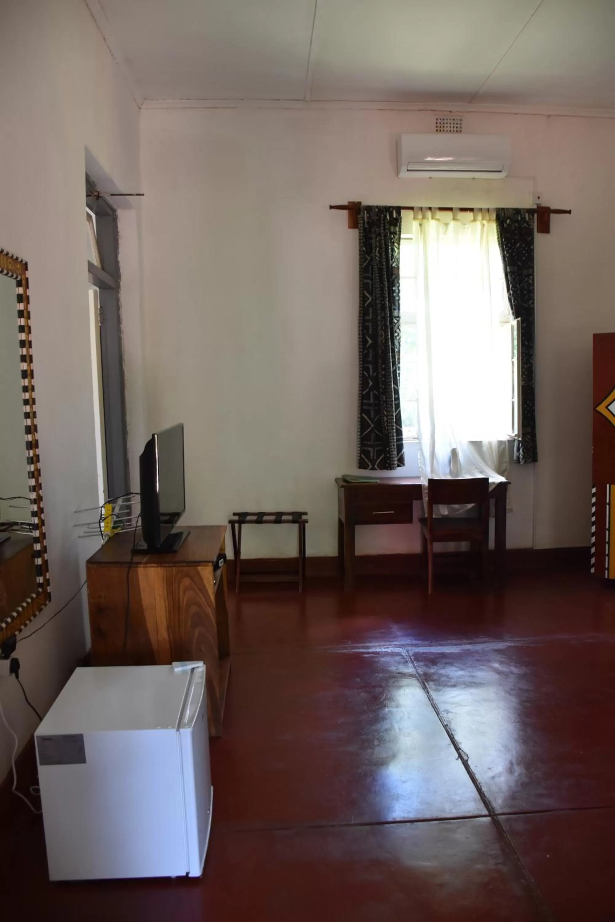 hair dresser, TV/Entertainment Center in Tabonina Bis