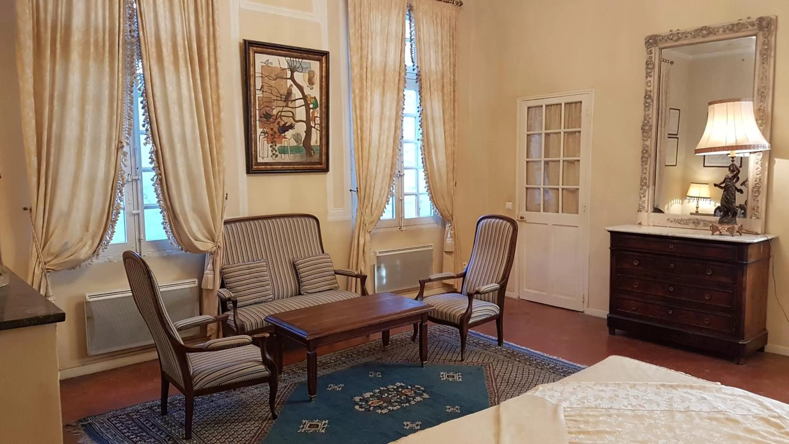 Photo of the whole room in Hotel Cardinal