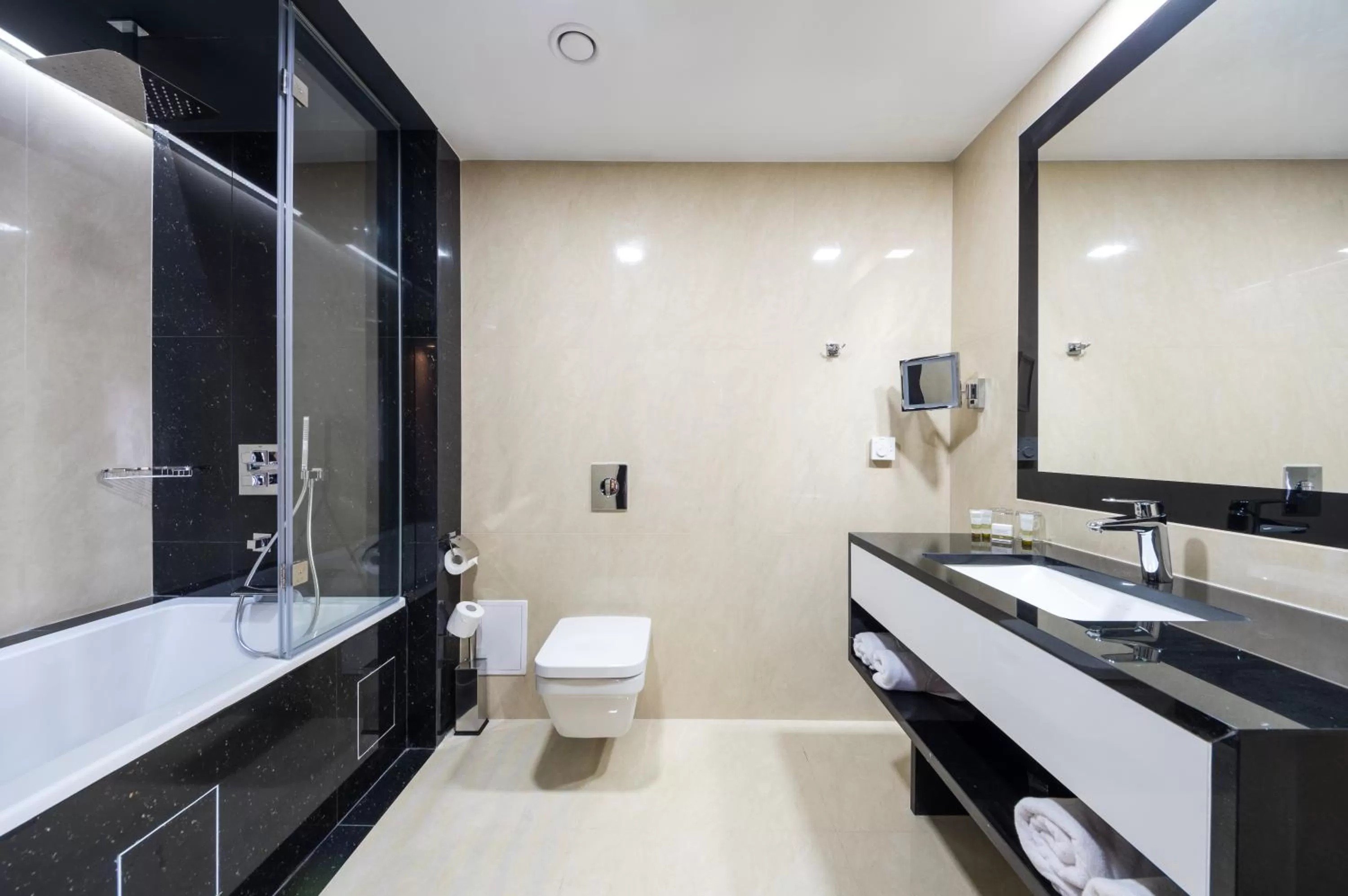 Bathroom in Ambasador Premium