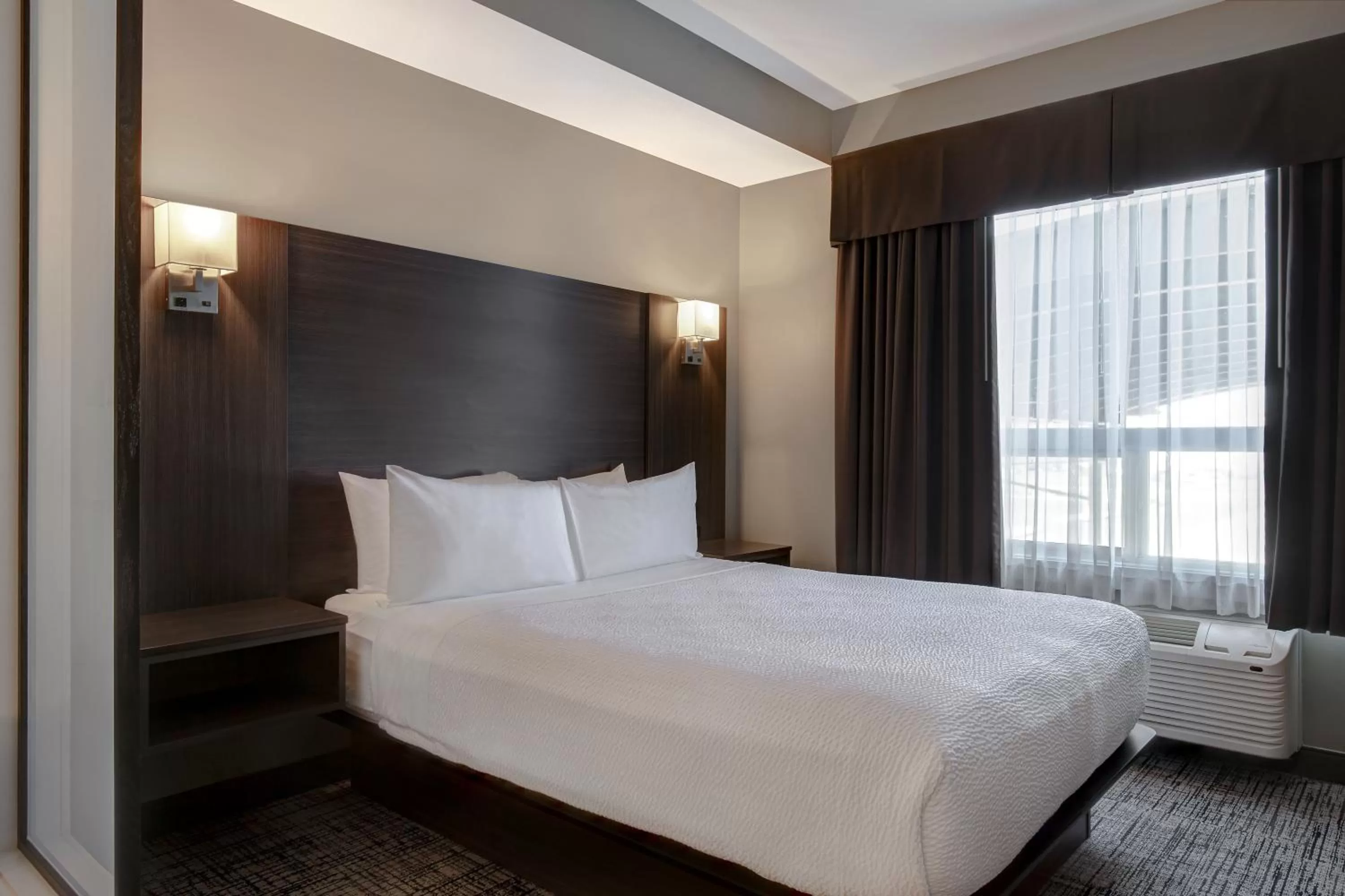 Bedroom, Bed in Days Inn & Suites by Wyndham Warman