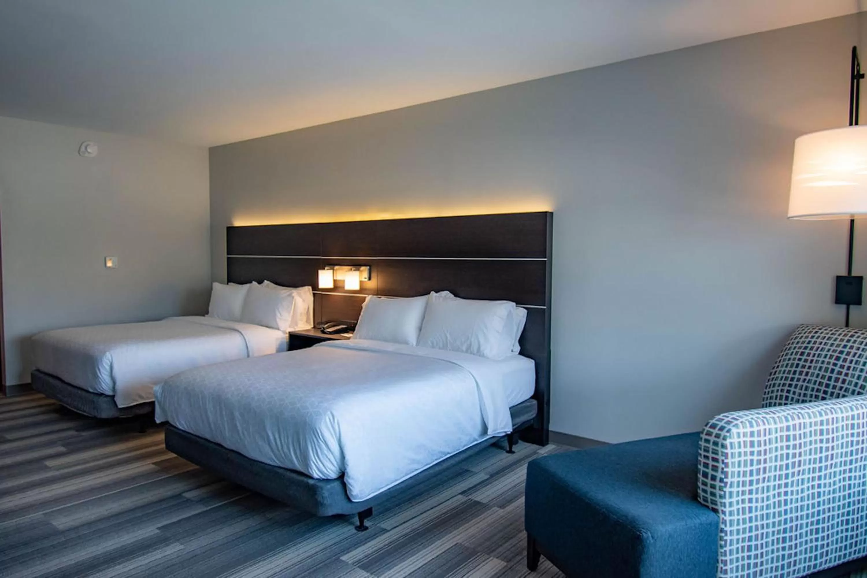Photo of the whole room, Bed in Holiday Inn Express & Suites Tonawanda - Buffalo Area by IHG