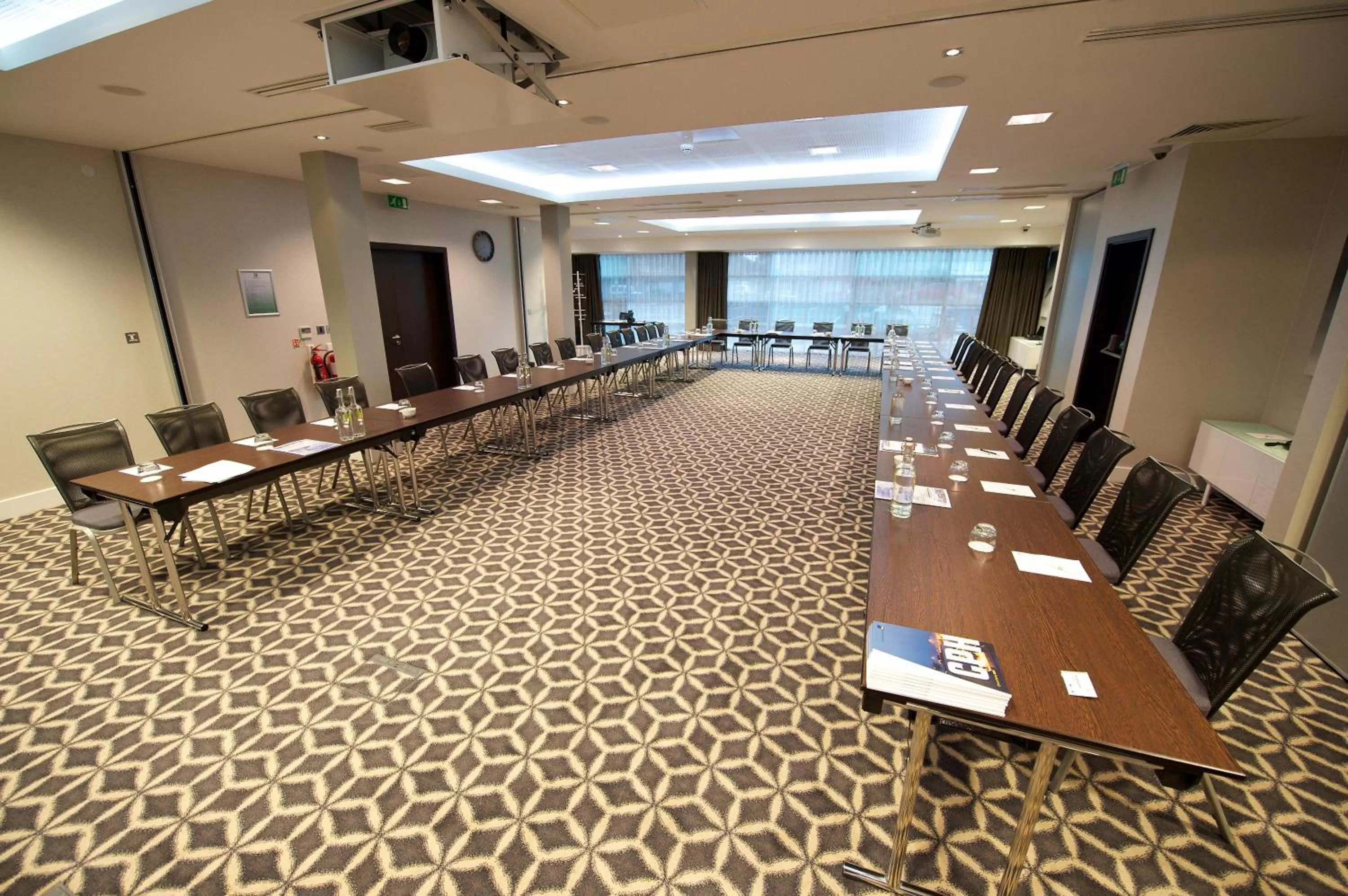 Meeting/conference room in Holiday Inn Southend by IHG