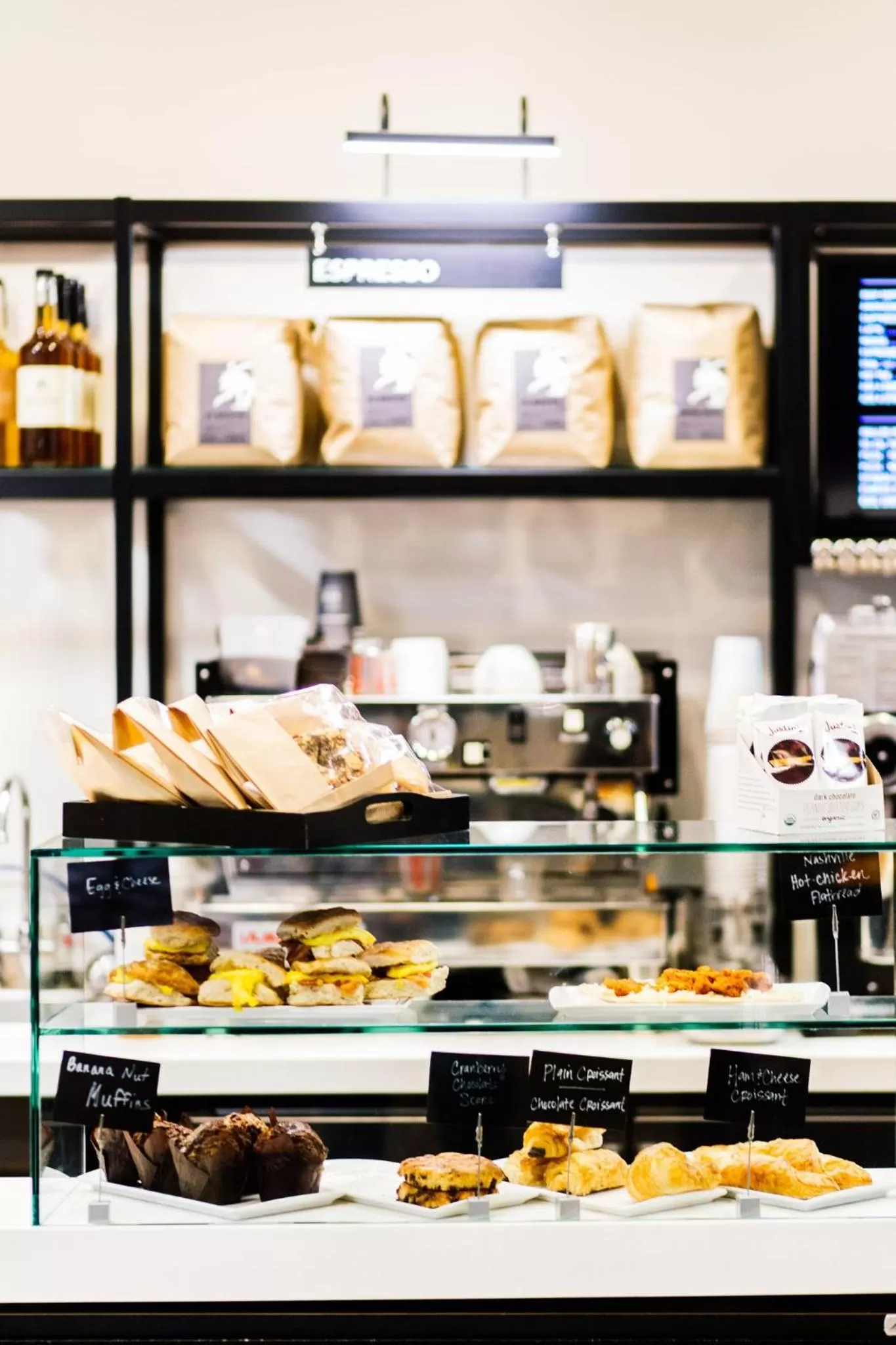 Coffee/tea facilities in Loews Nashville Hotel at Vanderbilt Plaza