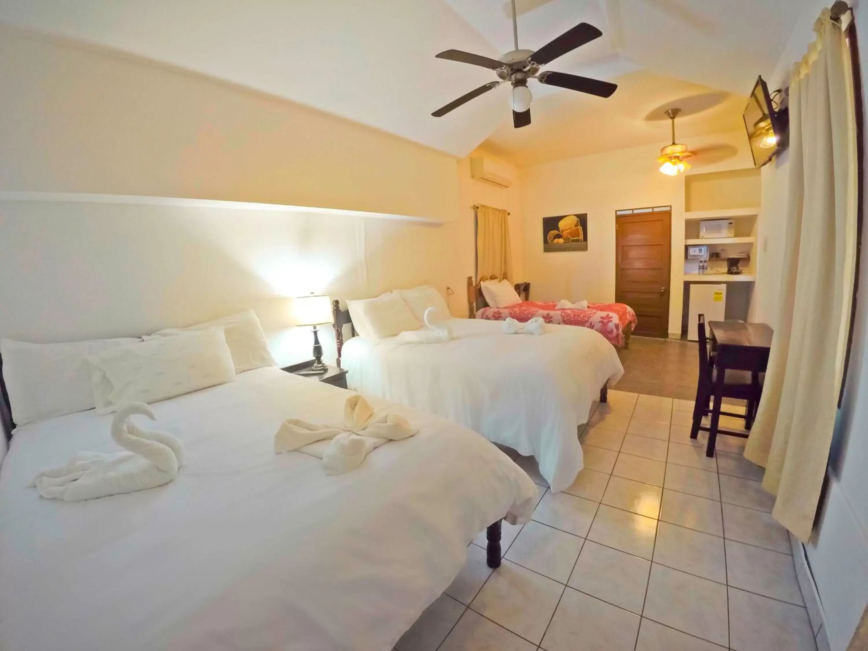 Deluxe Triple Room in Rumors Resort Hotel Deluxe Triple Room in Rumors Resort Hotel