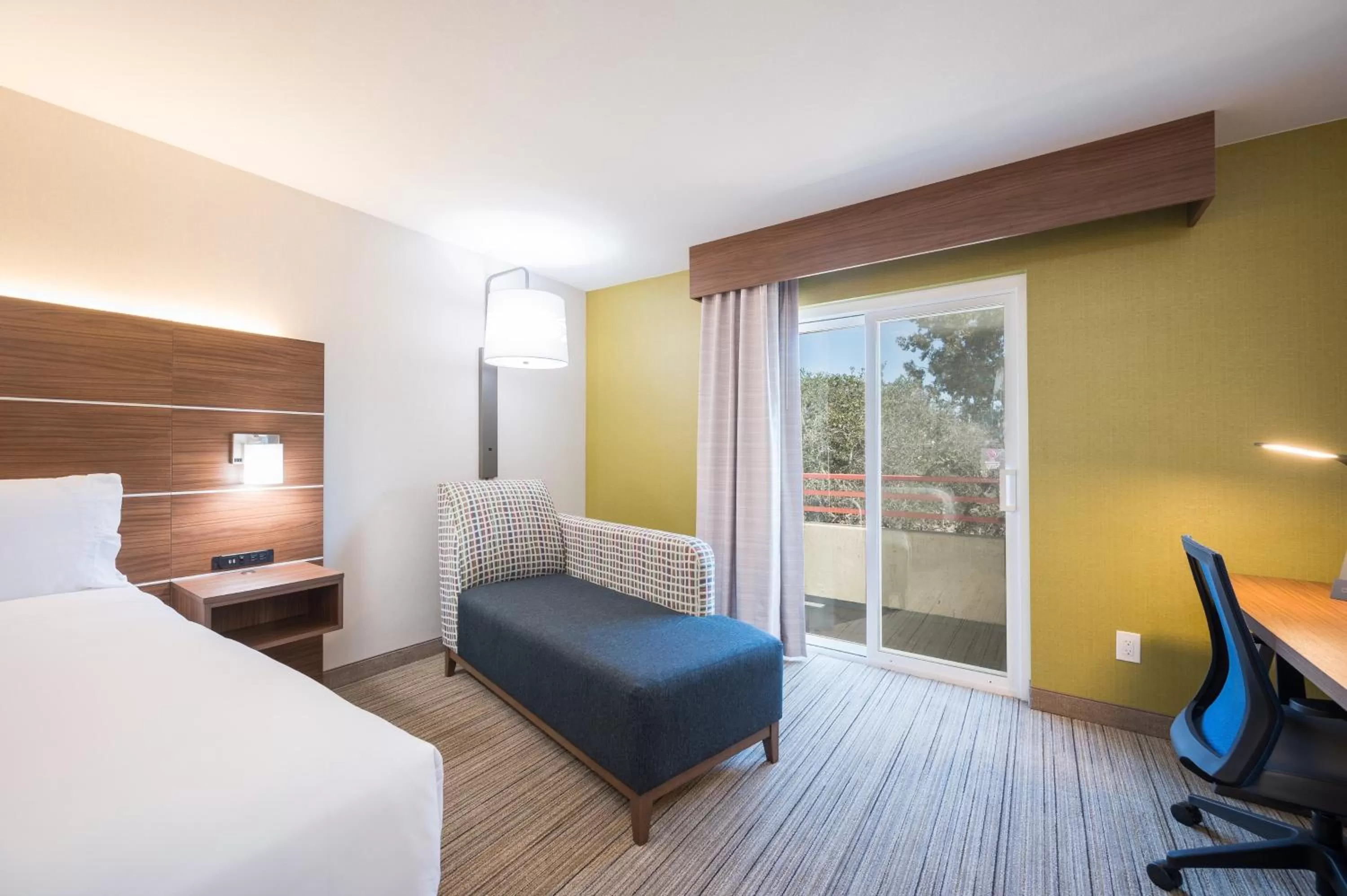 Bedroom, Bed in Holiday Inn Express Grover Beach-Pismo Beach Area by IHG