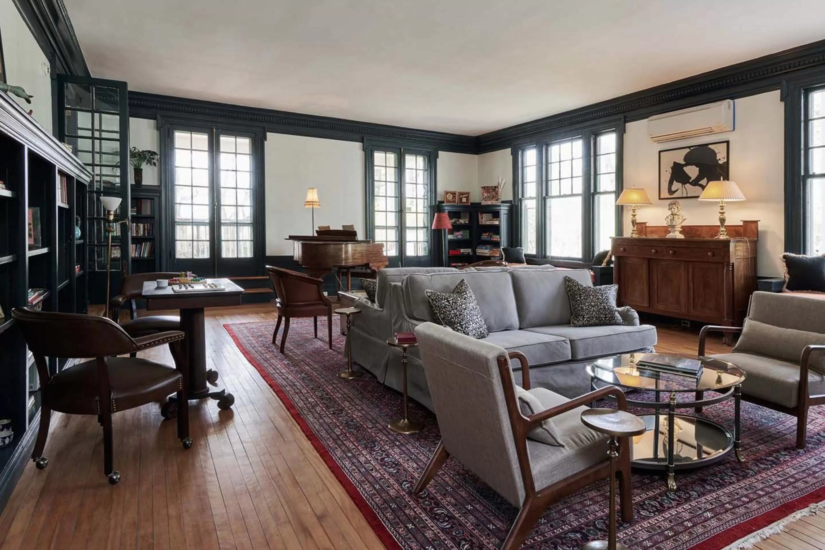 Lounge or bar in The Dewey by The Lenox Collection