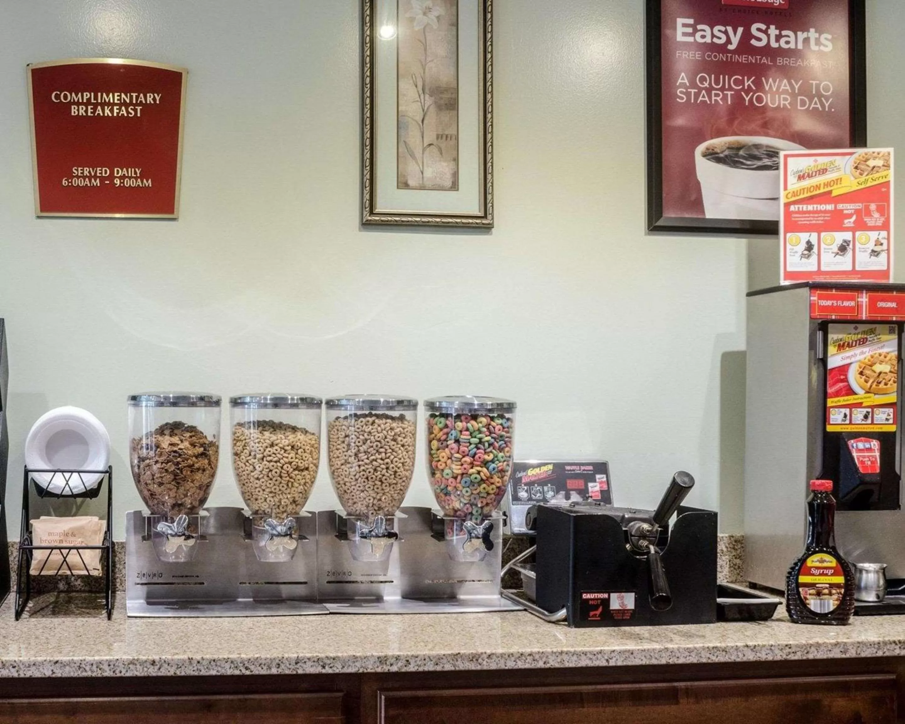 Breakfast in Econo Lodge Lawrence near University