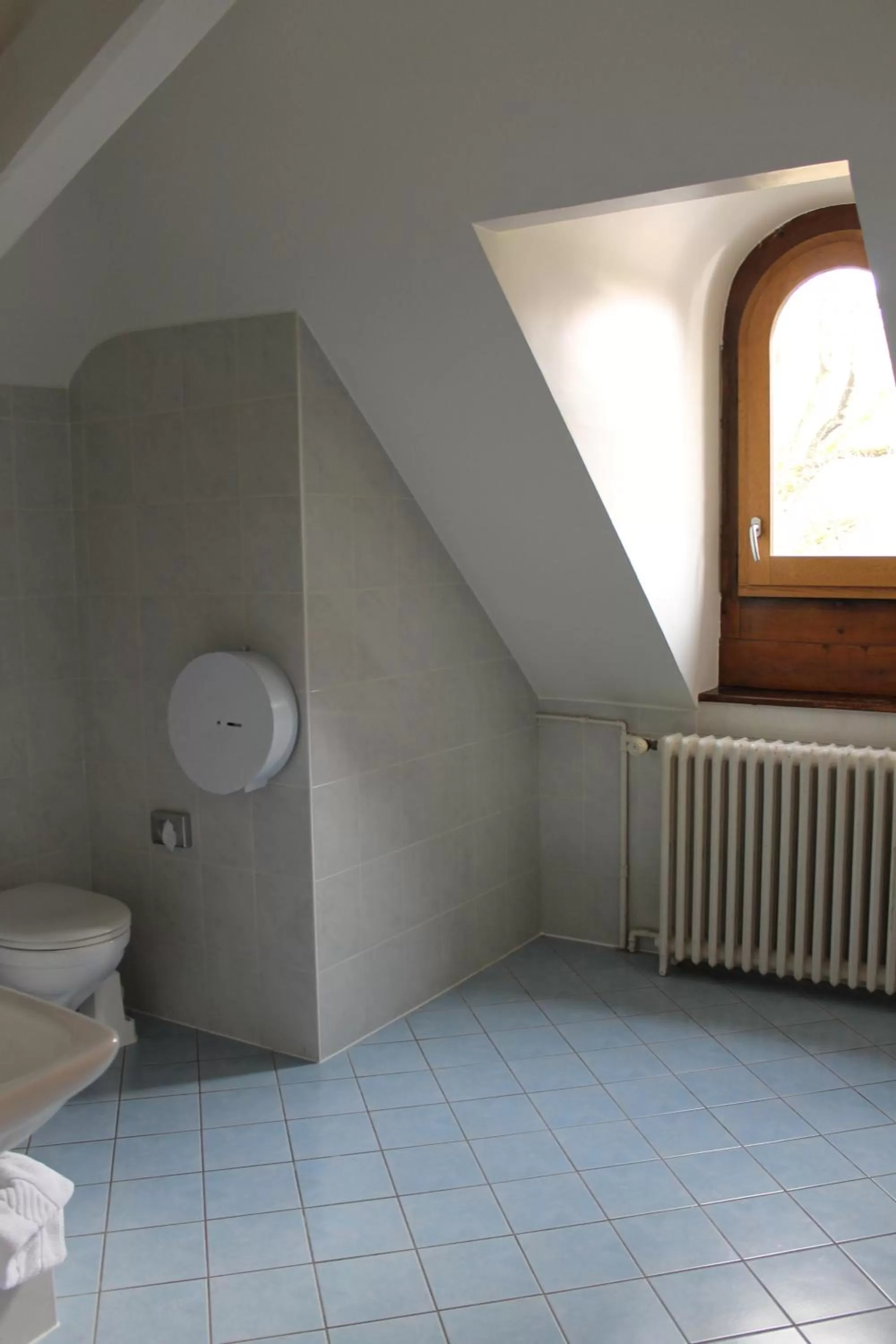 Toilet in Le Cénacle