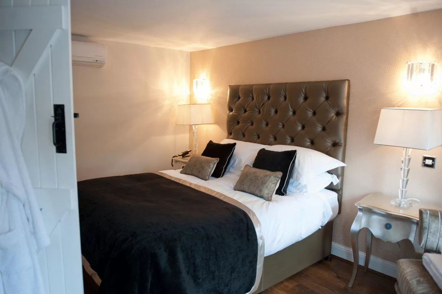 Bed in The Inn On The Green