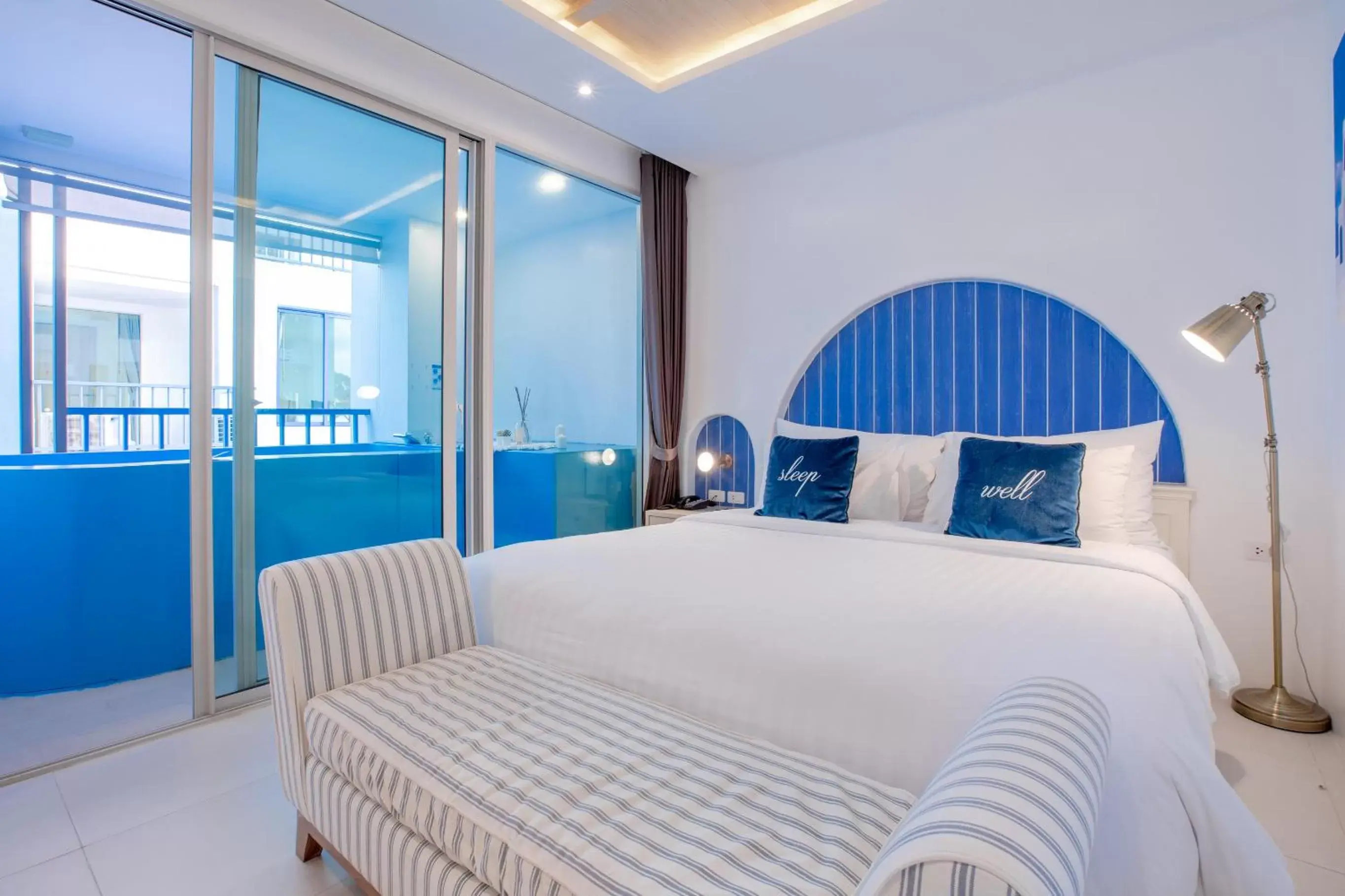 Deluxe King Room in Costa Beach Residence & Jacuzzi Deluxe King Room in Costa Beach Residence & Jacuzzi