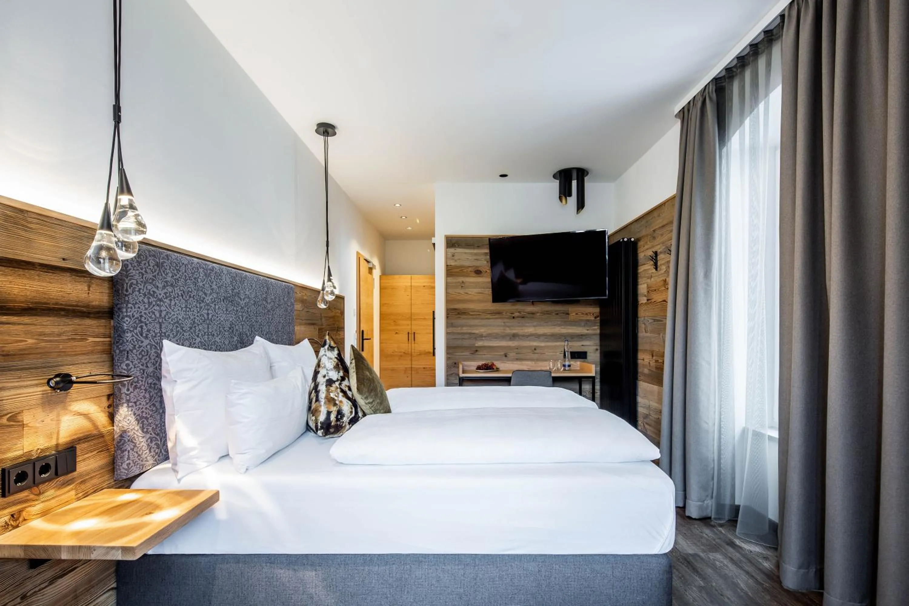 Bed in Hotel Zum Stemplinger Hansl