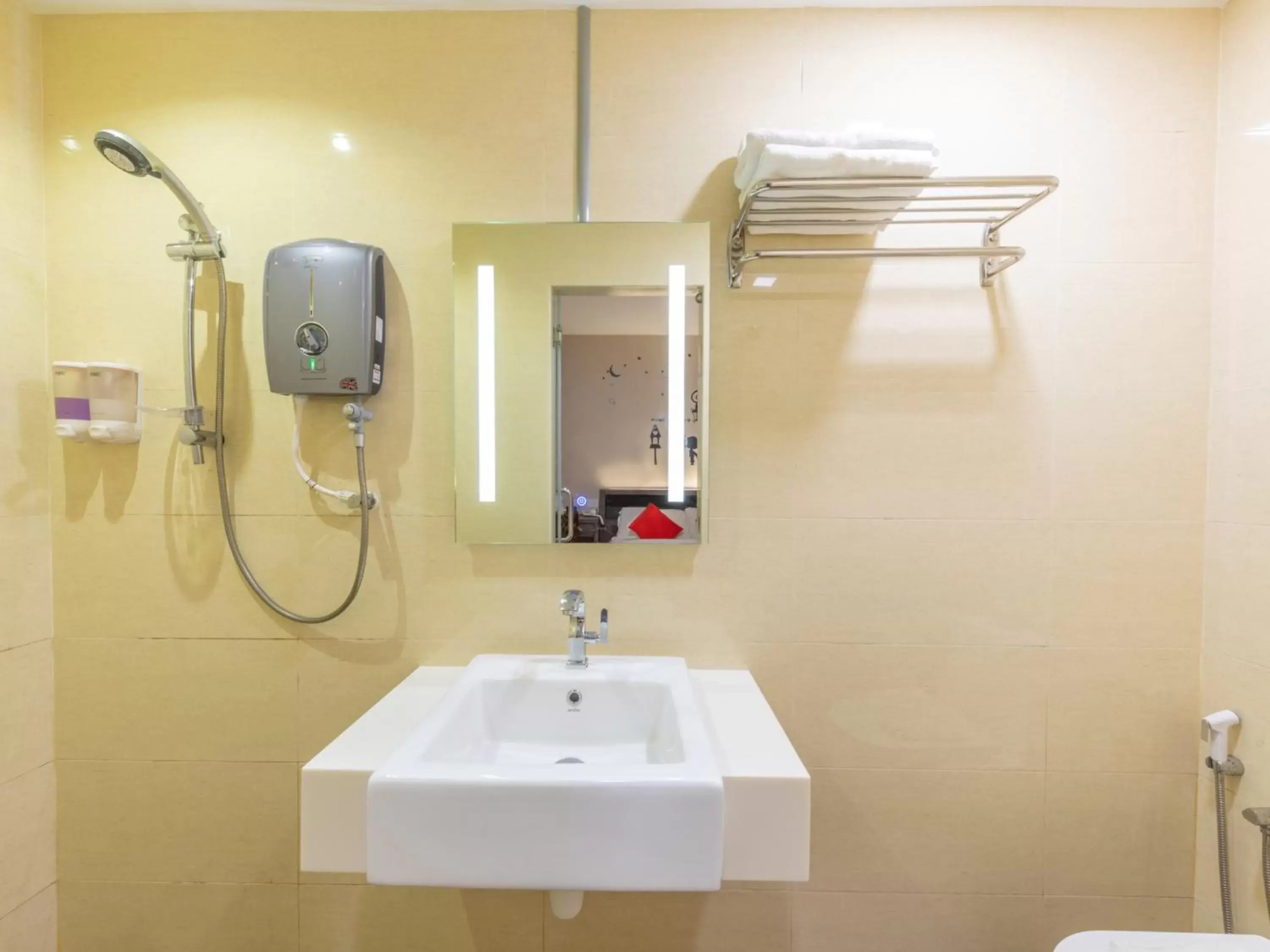 Deluxe Triple Room in Sunlight Hotel Kulai Deluxe Triple Room in Sunlight Hotel Kulai