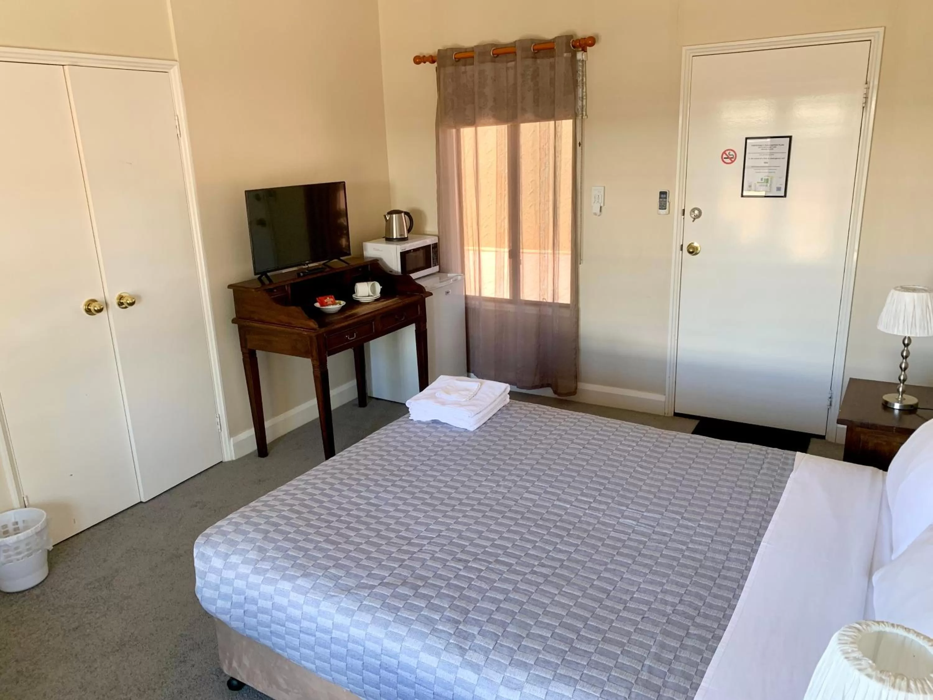 Bed in Settlers Hotel York