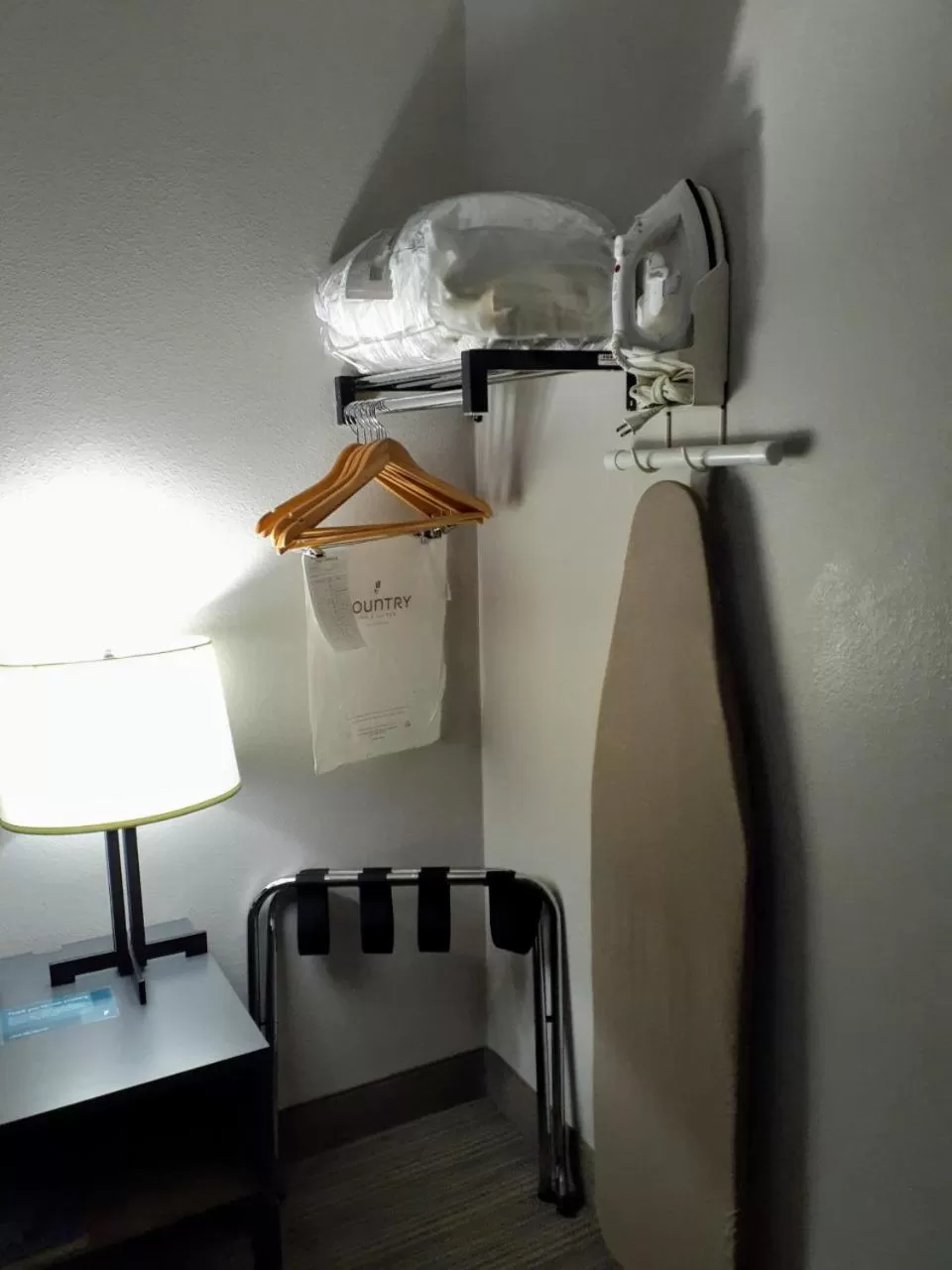 Country Inn & Suites by Radisson, Freeport, IL