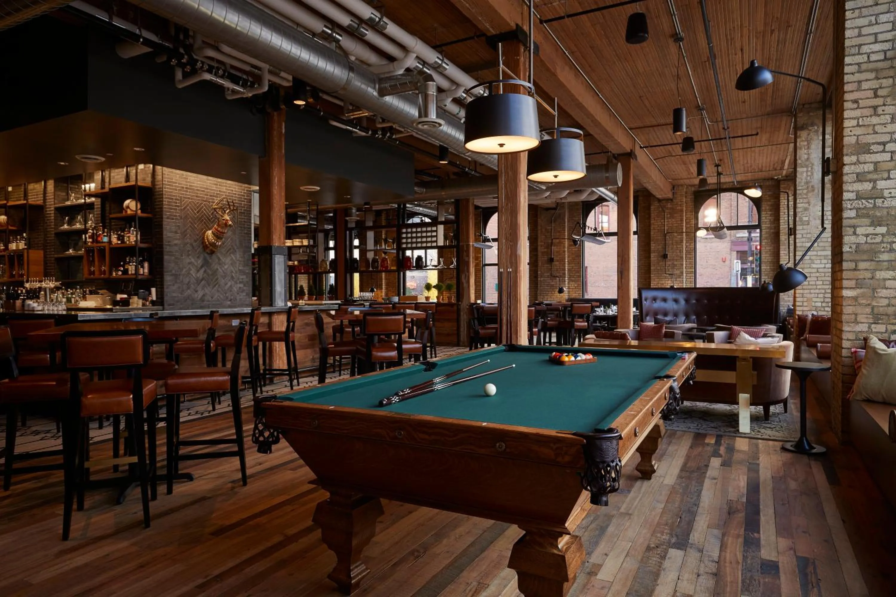 Billiard in Hewing Hotel
