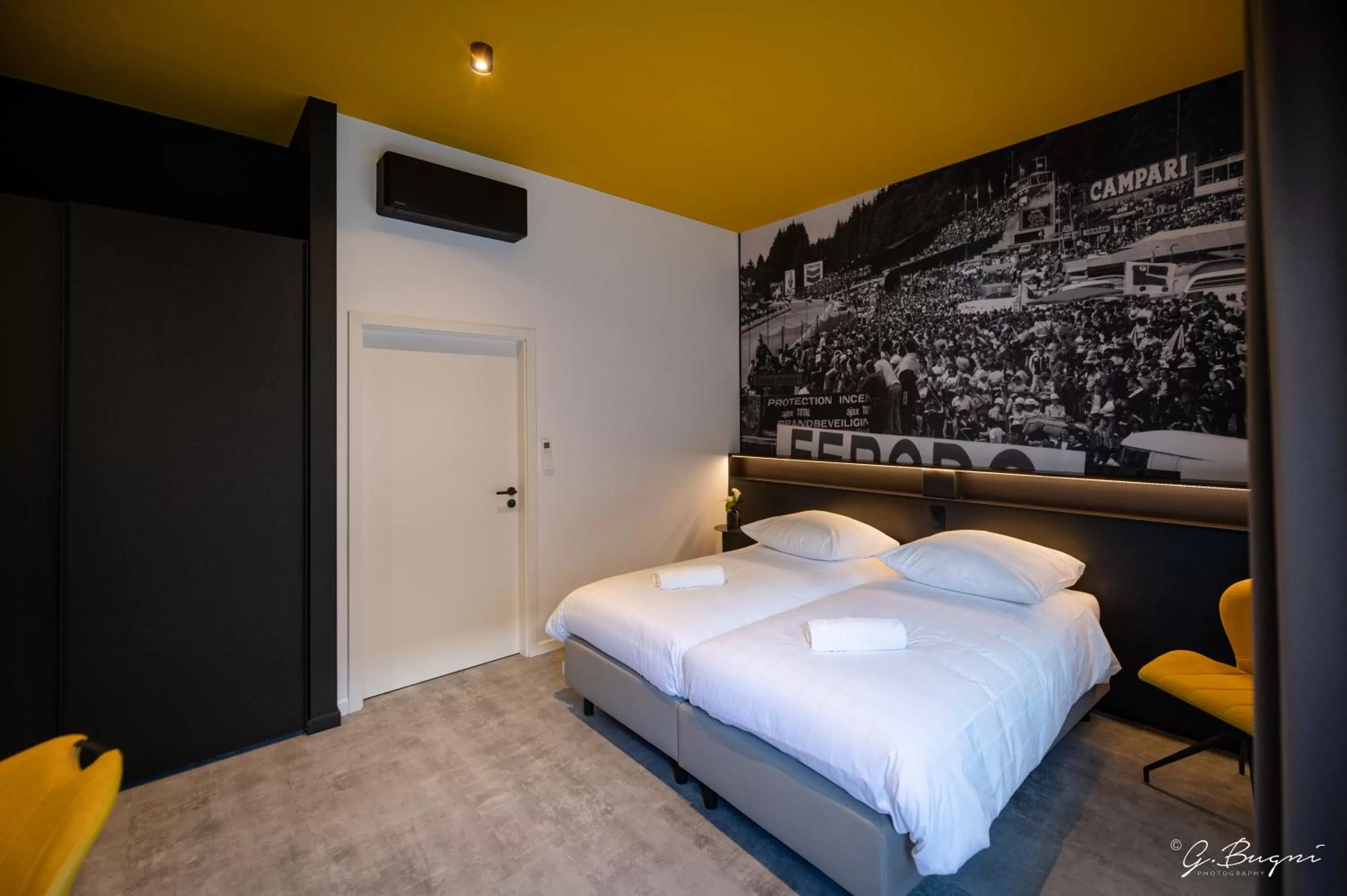 Bed in Boutique Hôtel, La Cour de la Reine, Rooftop & Bistronomique Restaurant