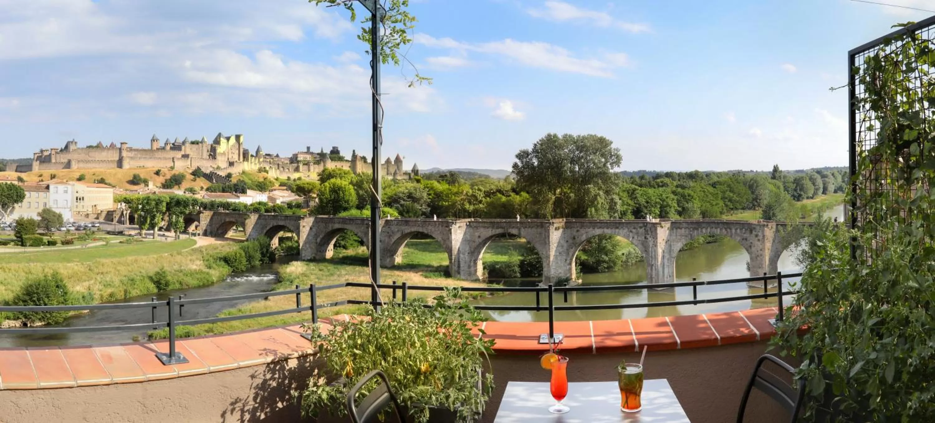 Patio in SOWELL HOTELS Les Chevaliers