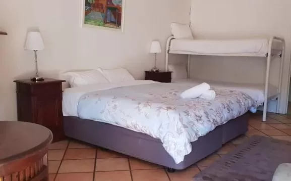 Bed in Mundaring Weir Hotel