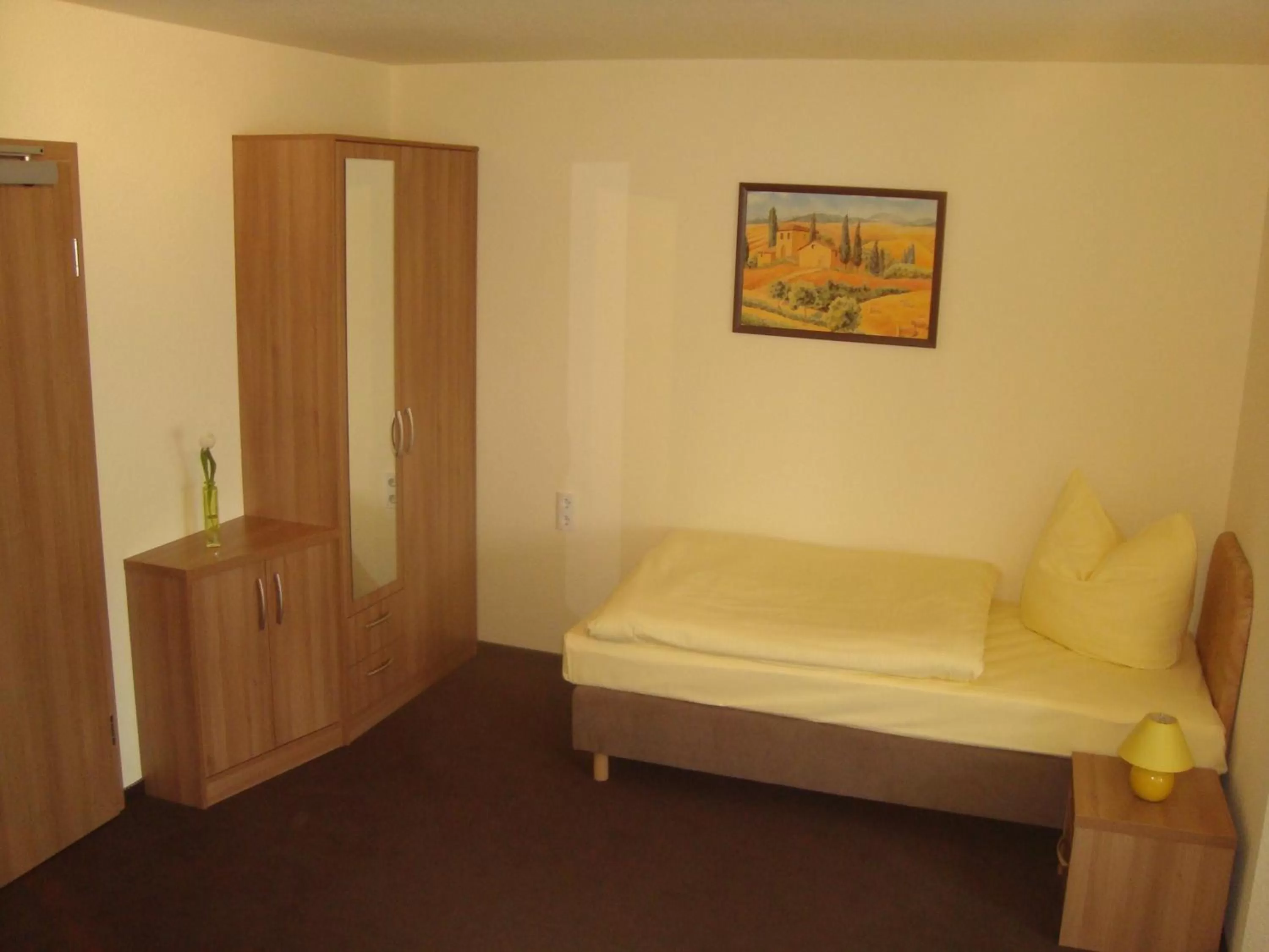 Photo of the whole room, Bed in Hotel Gasthof Goldener Hahn