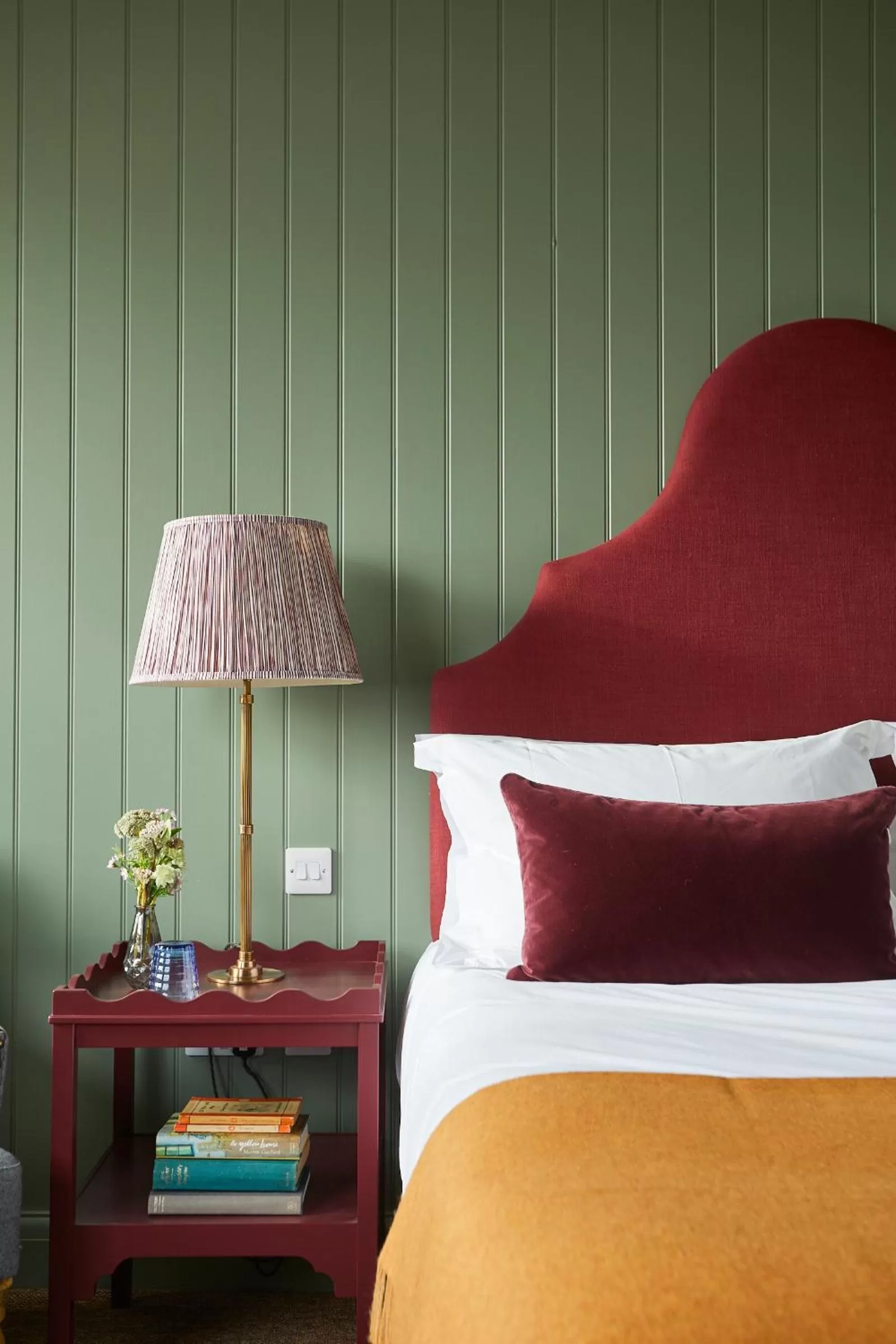 Bedroom, Bed in The Retreat, Elcot Park