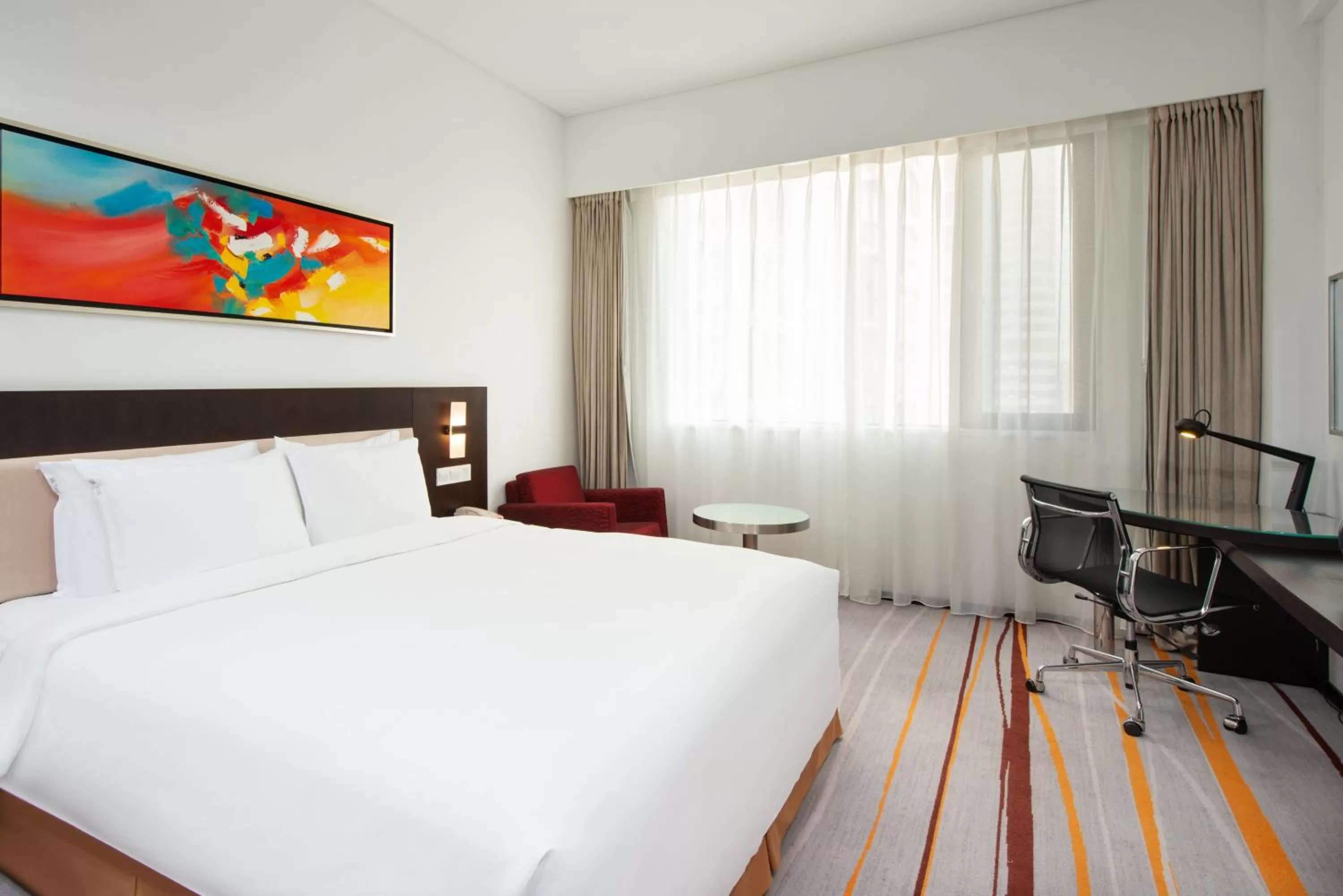 Photo of the whole room, Bed in Holiday Inn Express Chengdu Gulou-Tianfu Square Chunxi Road Branch
