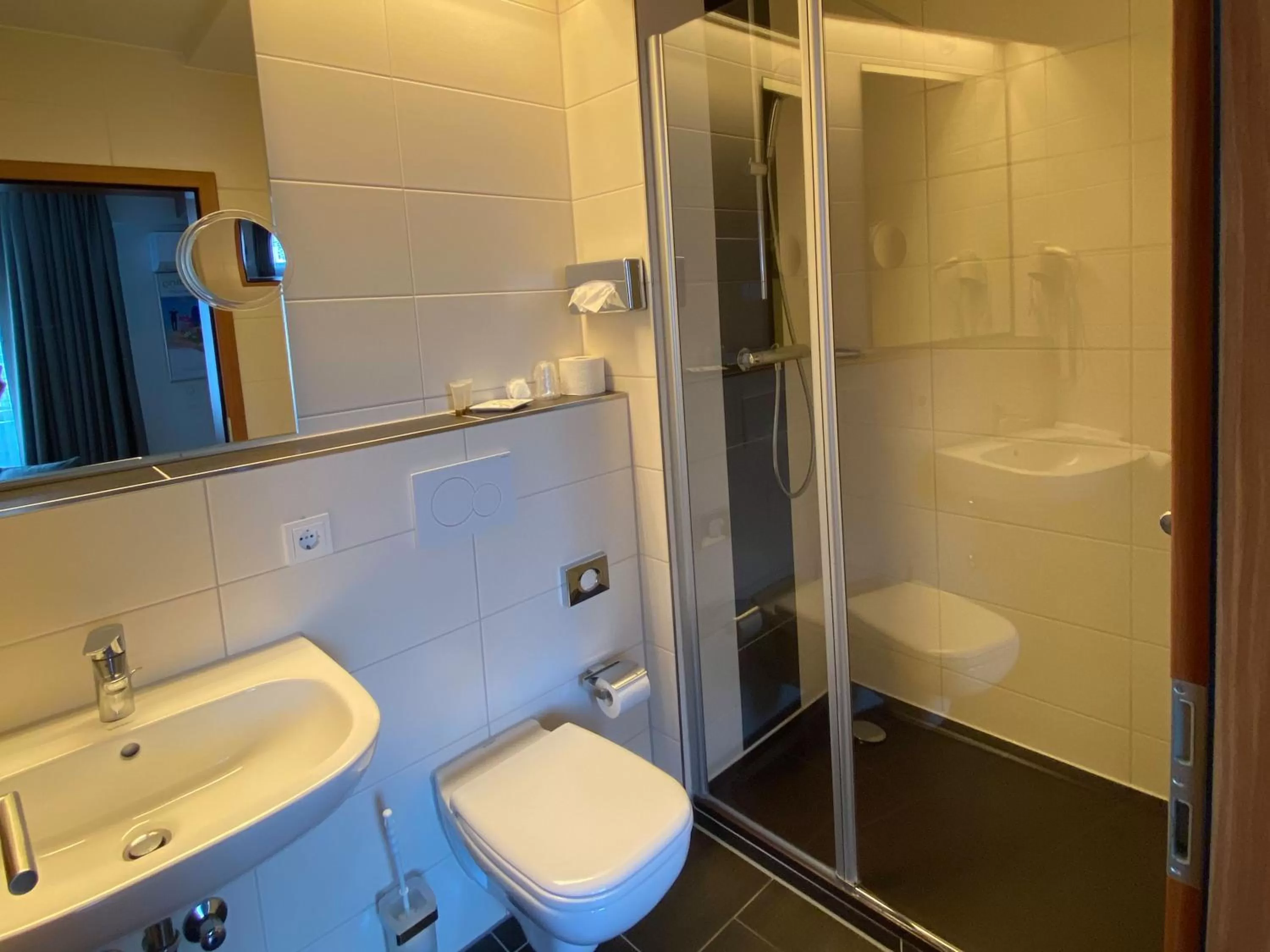 Bathroom in ZUM ZIEL Hotel Grenzach-Wyhlen bei Basel
