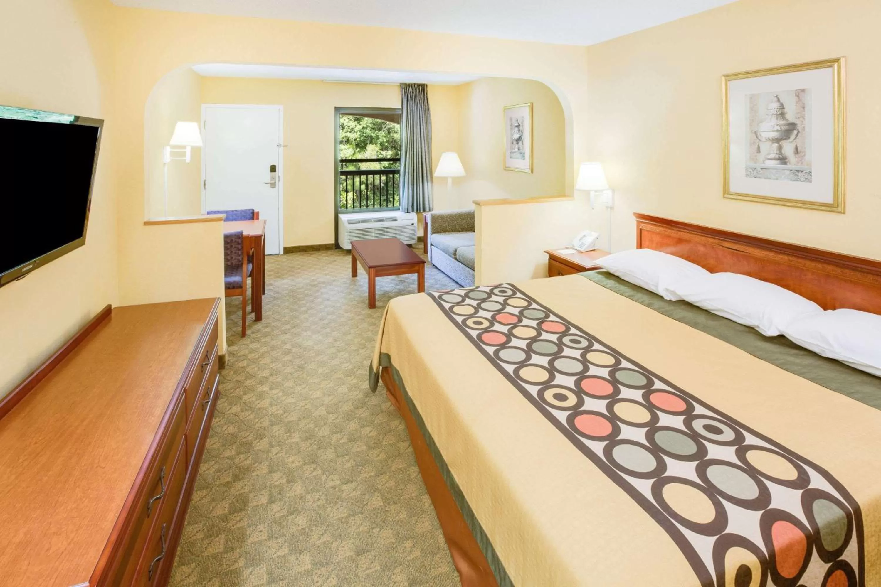 Photo of the whole room, Bed in Super 8 by Wyndham Diberville Biloxi Area