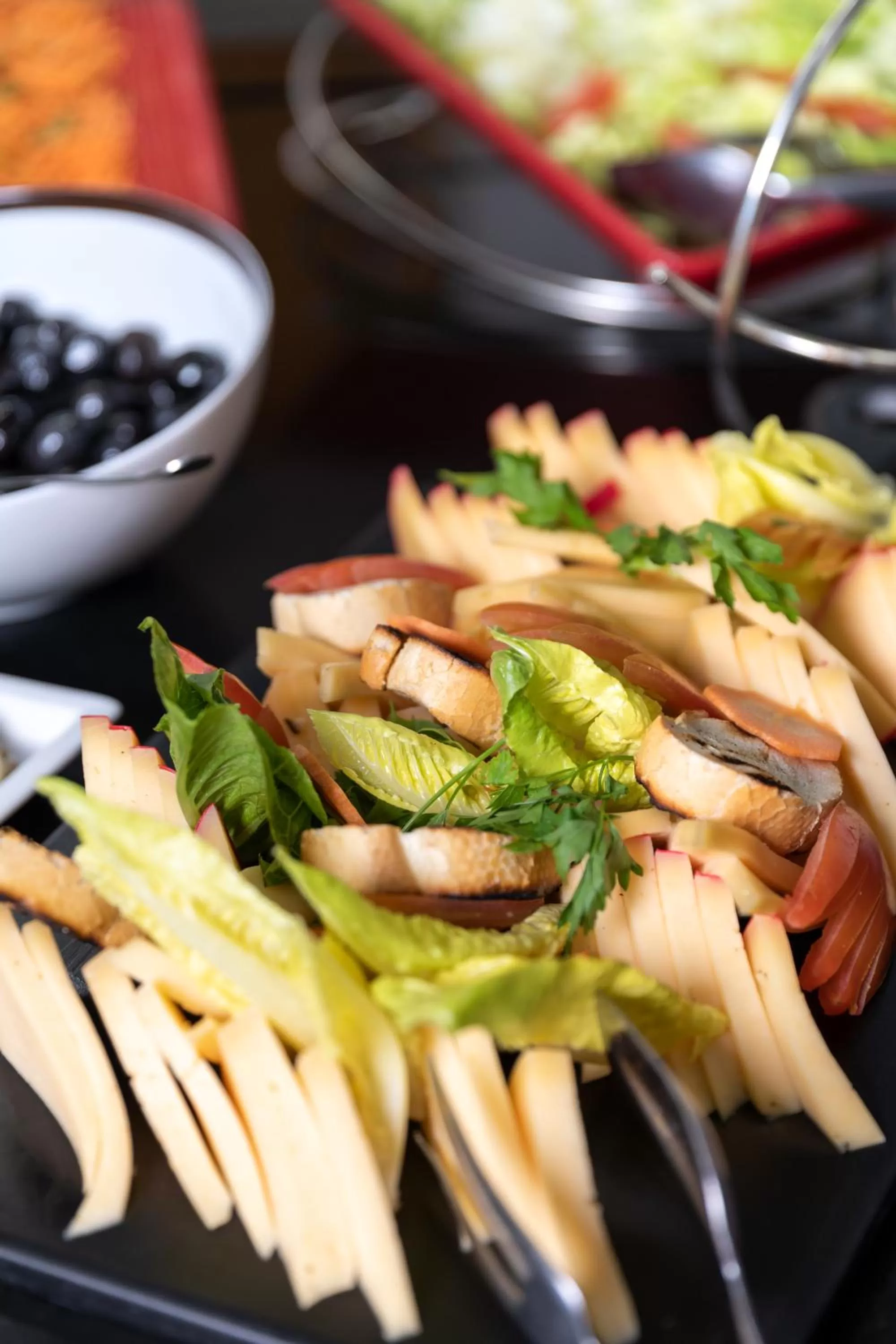 Restaurant/places to eat in Golden Tulip El Mechtel