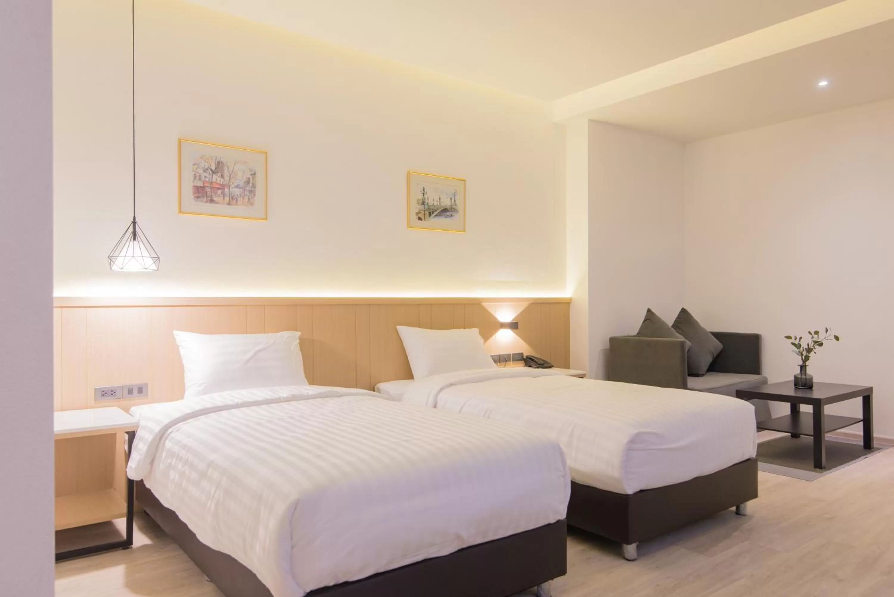 Bed in Madison Bangkok Hotel