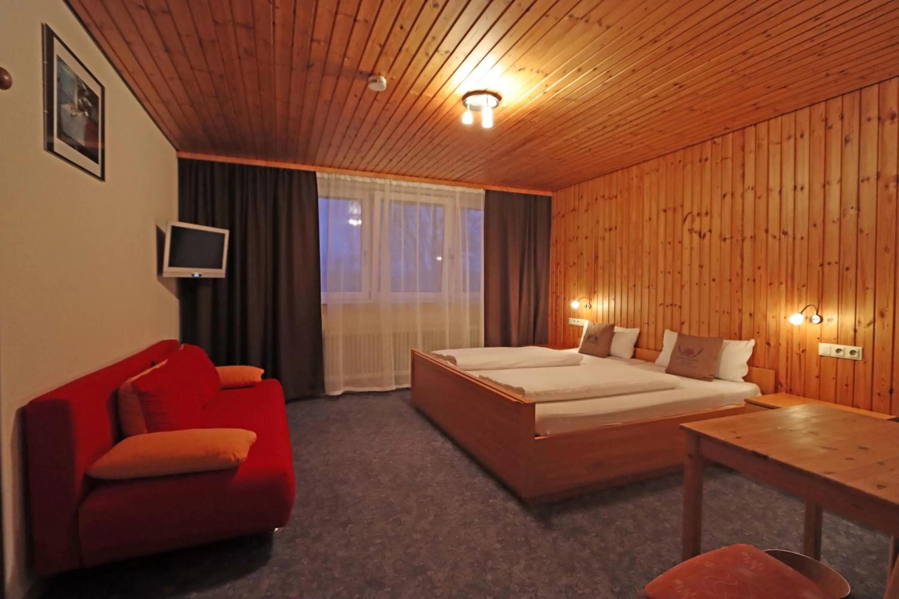 Bed in Hotel Kreuz Höhengasthof