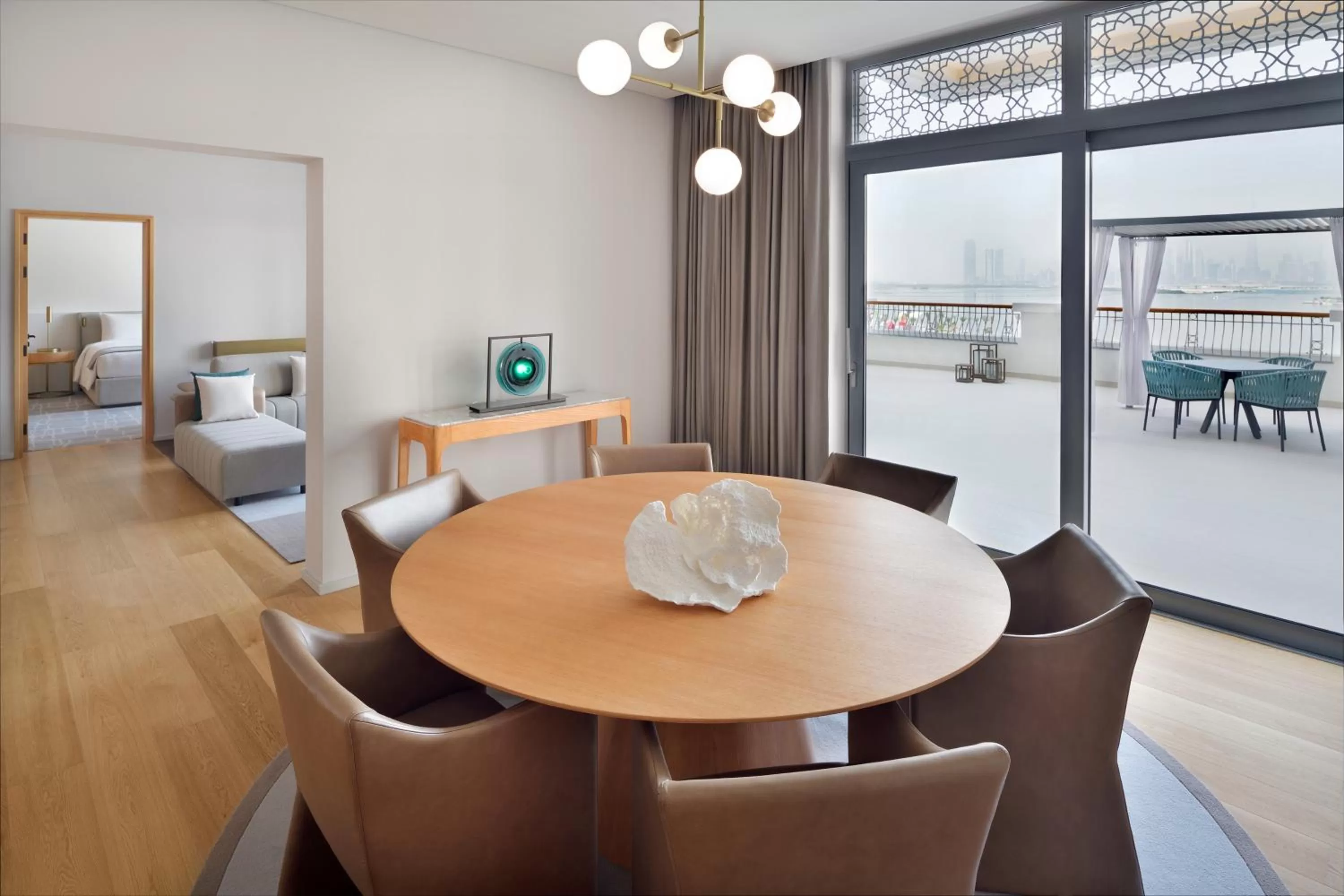 Dining area, Bed in Vida Creek Harbour