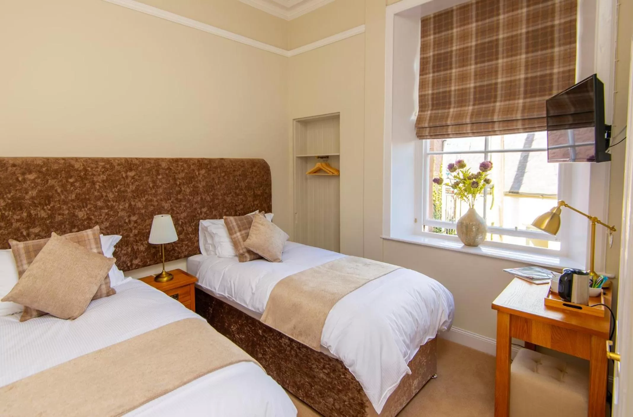 Bed in Dryburgh Arms Pub with Rooms