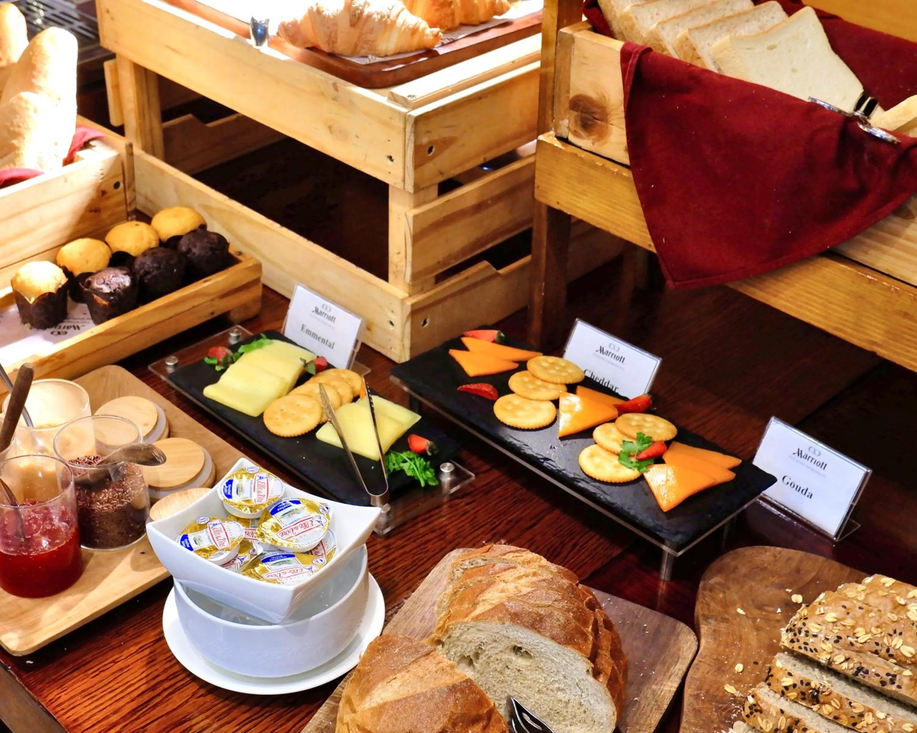 Breakfast in The Mayflower, Jakarta-Marriott Executive Apartments