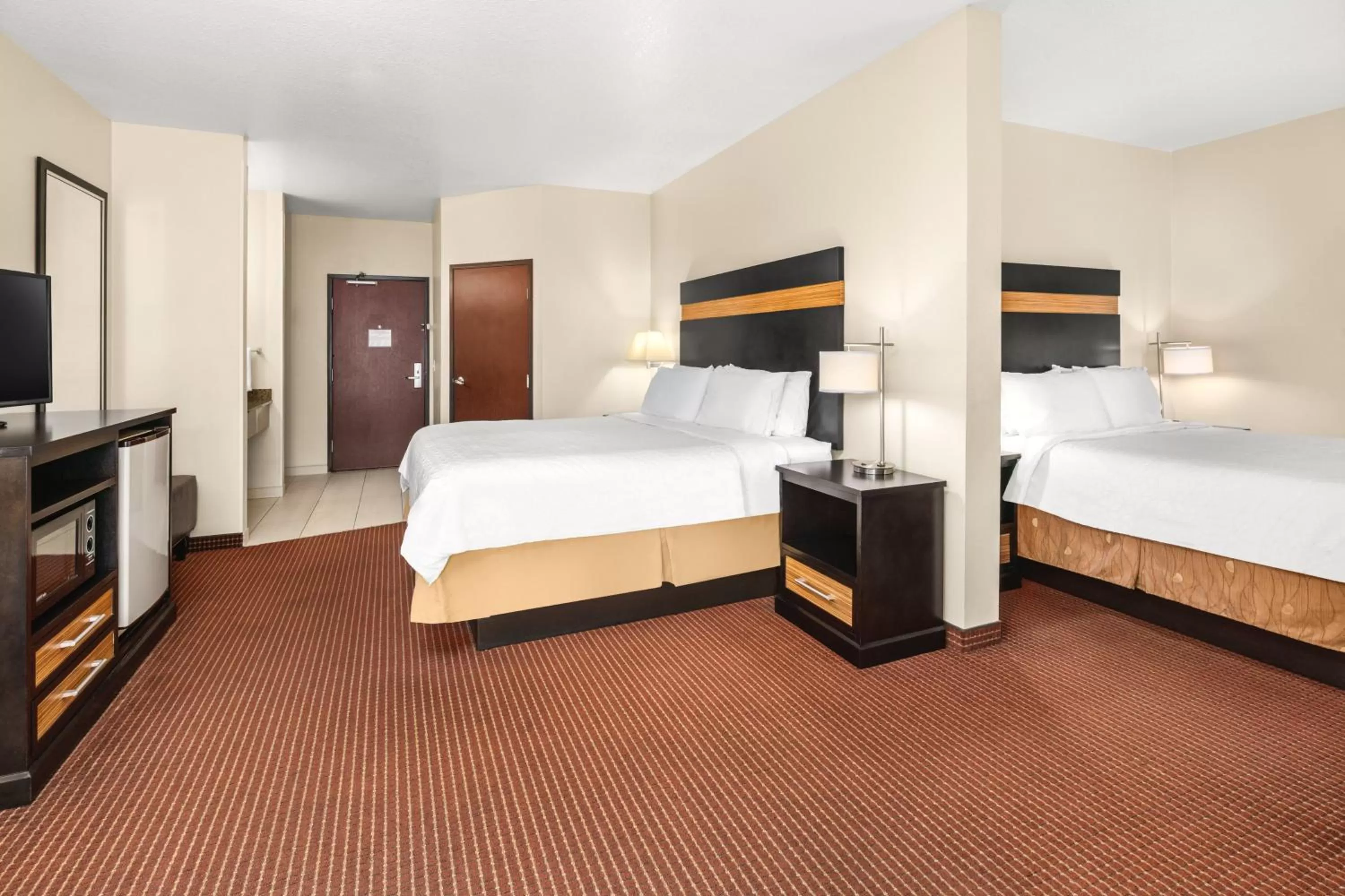 Photo of the whole room, Bed in Holiday Inn Express Portland SE - Clackamas Area by IHG
