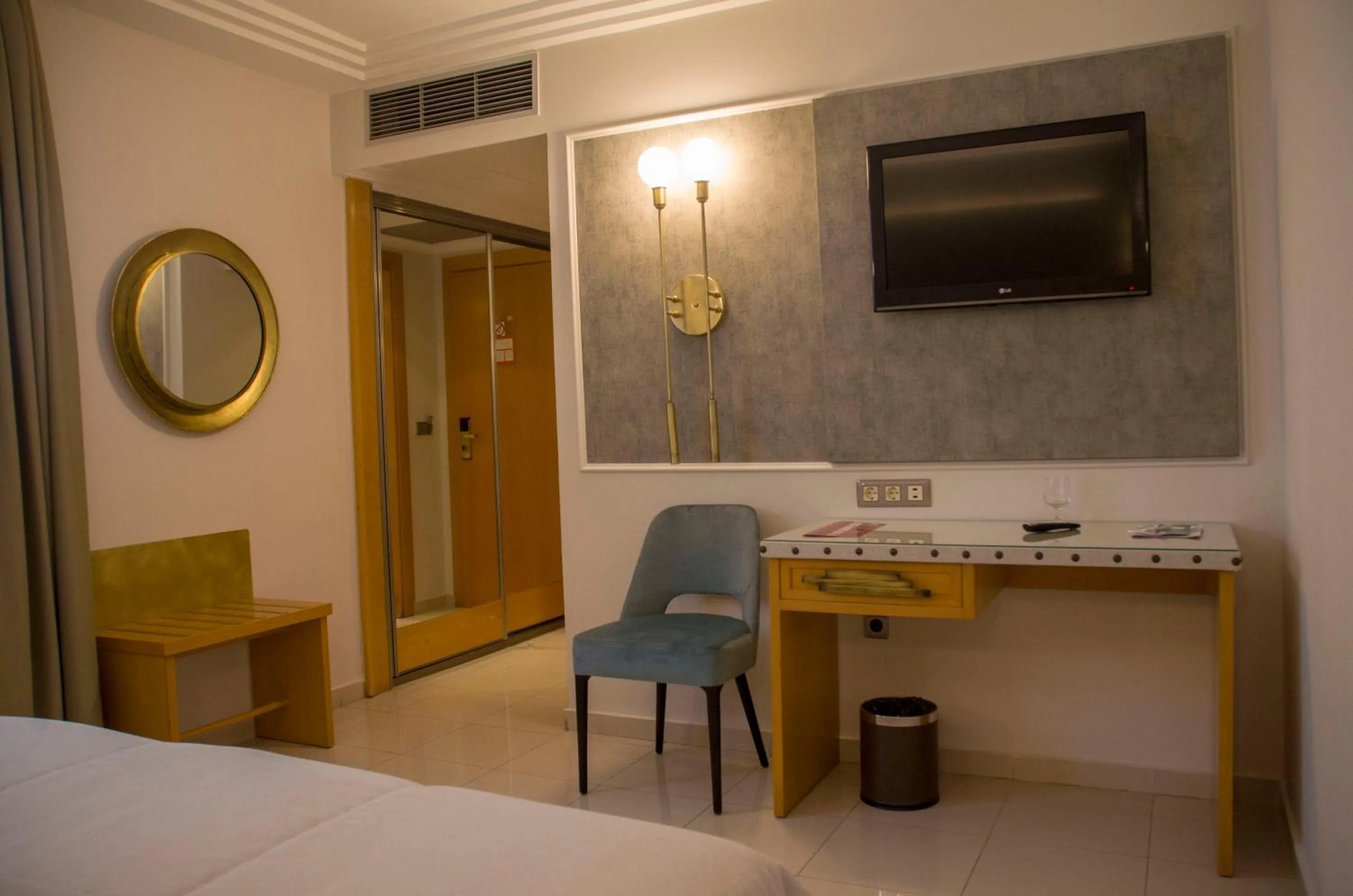 Bedroom, Bed in Hotel Complejo París