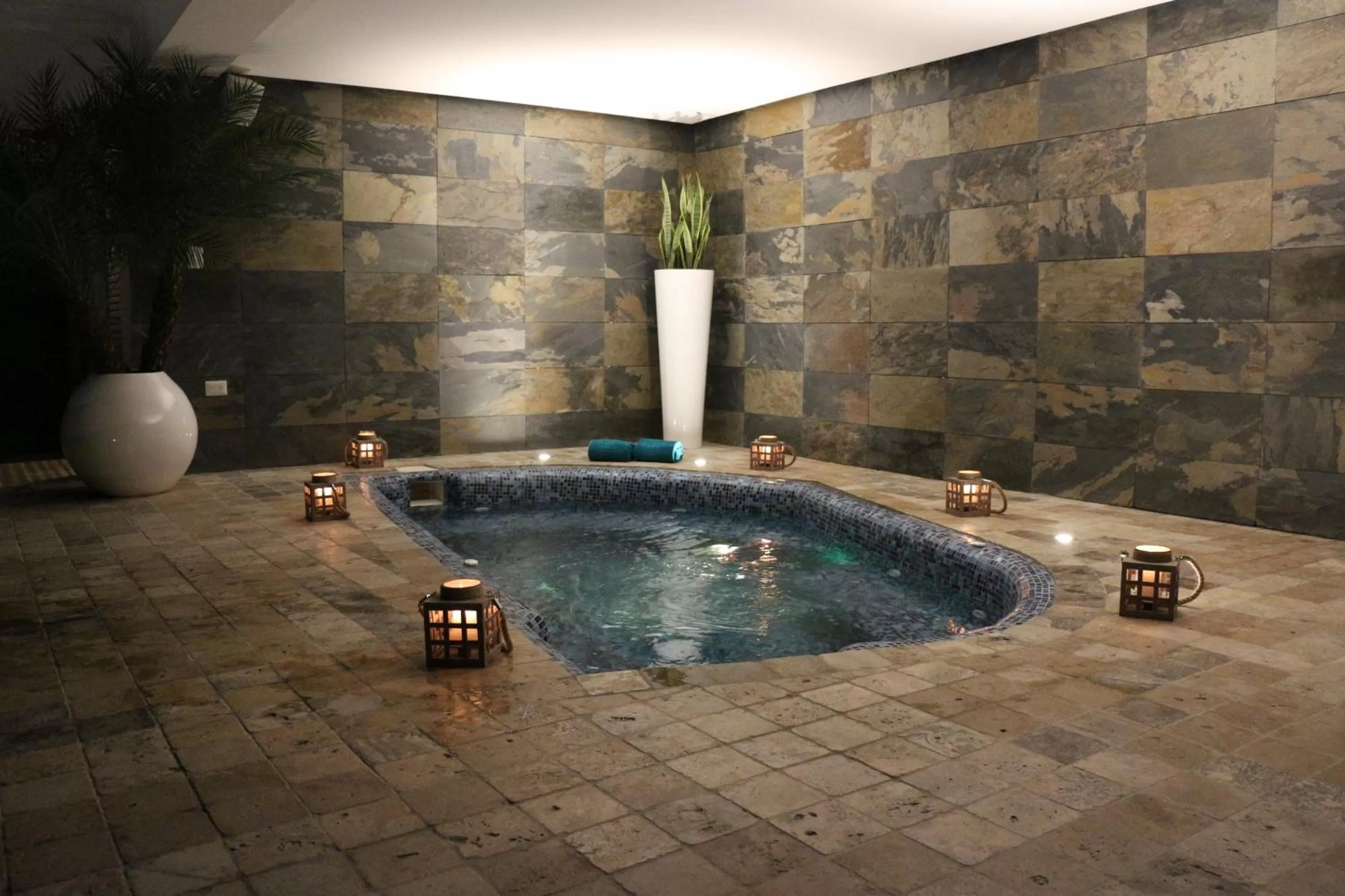 Massage, Swimming Pool in Hotel Poseidon