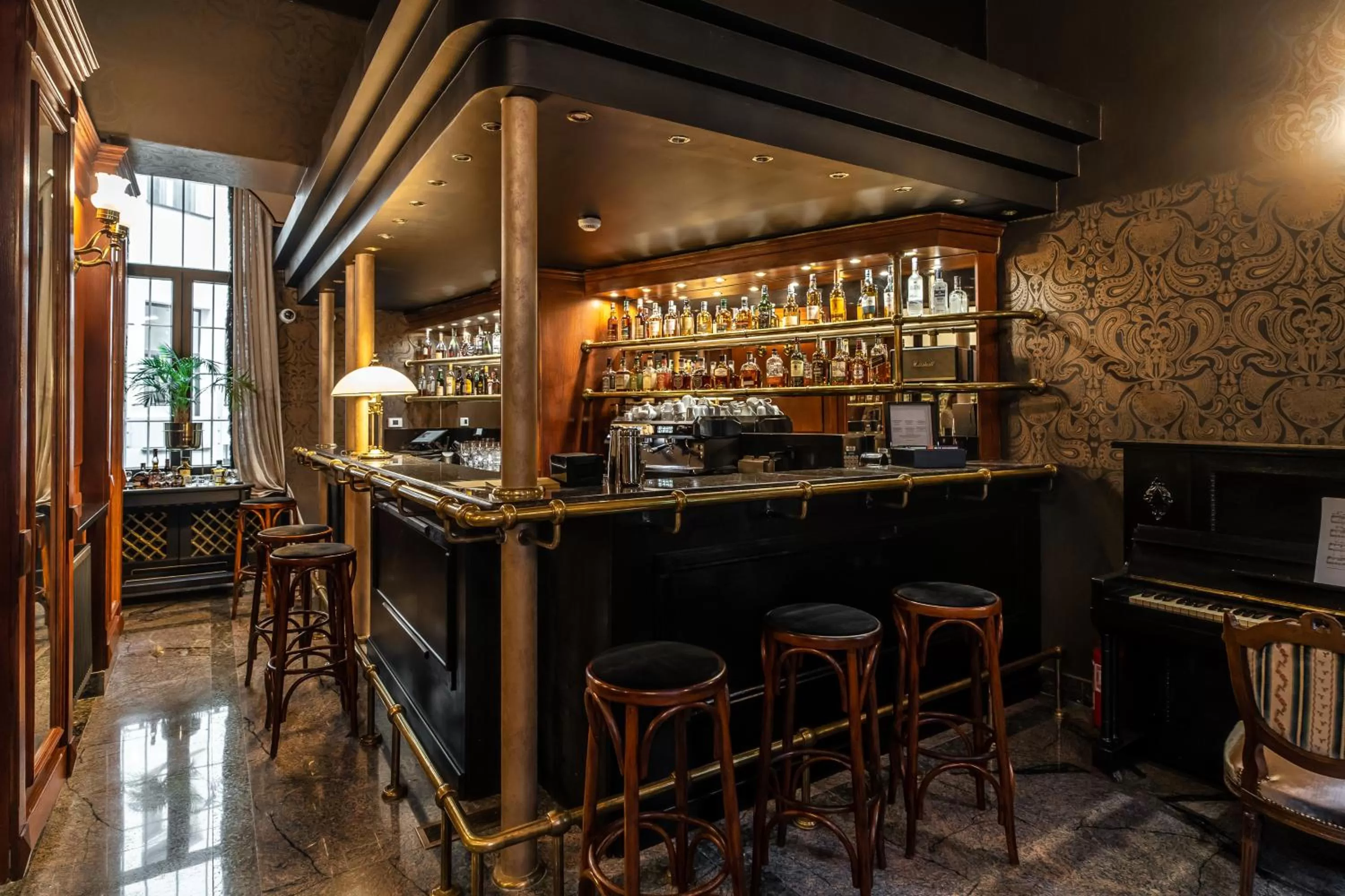 Lounge or bar in Hotel H15 Francuski Old Town - Destigo Hotels