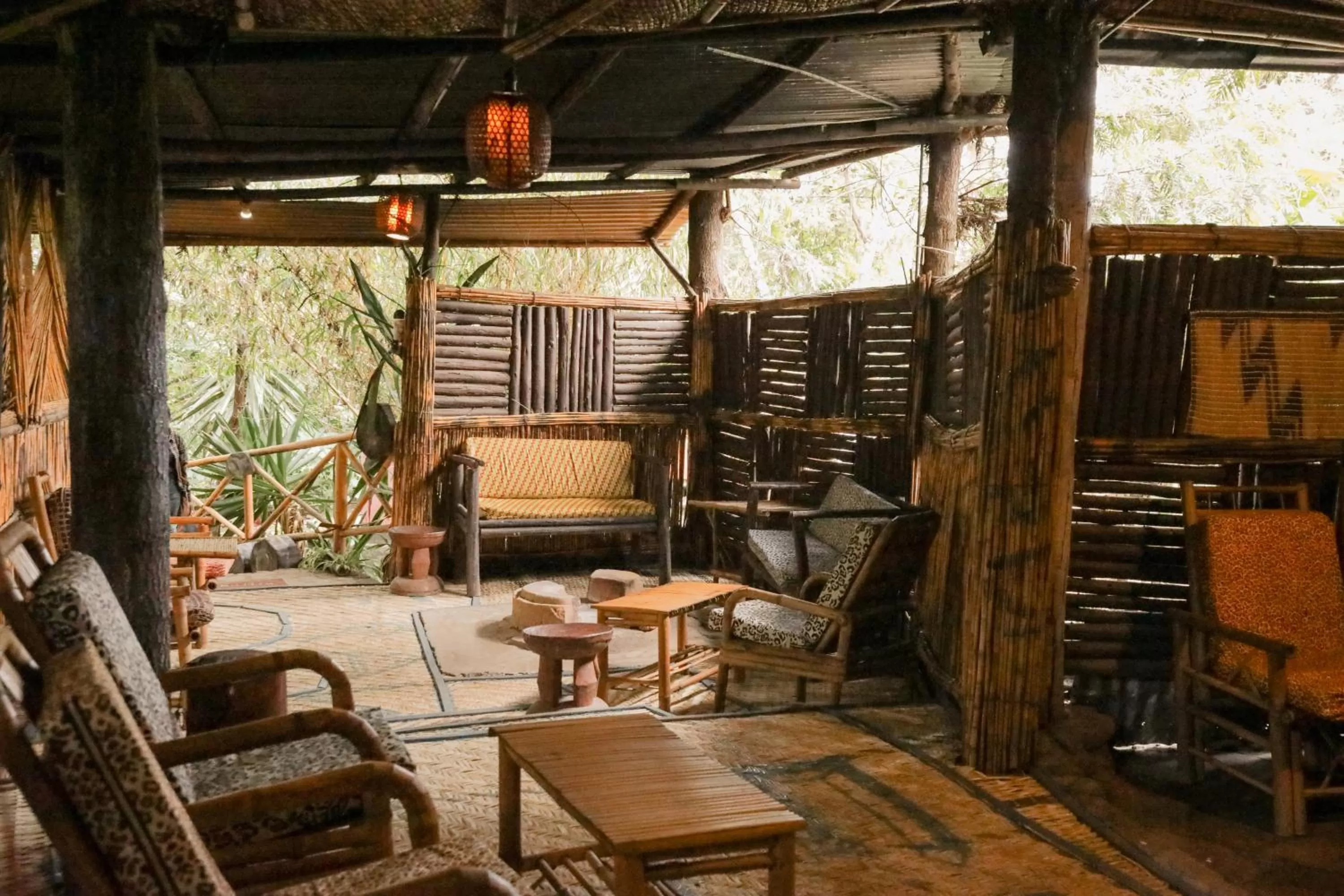 Restaurant/places to eat in Fravan Eco Resort By Apogee