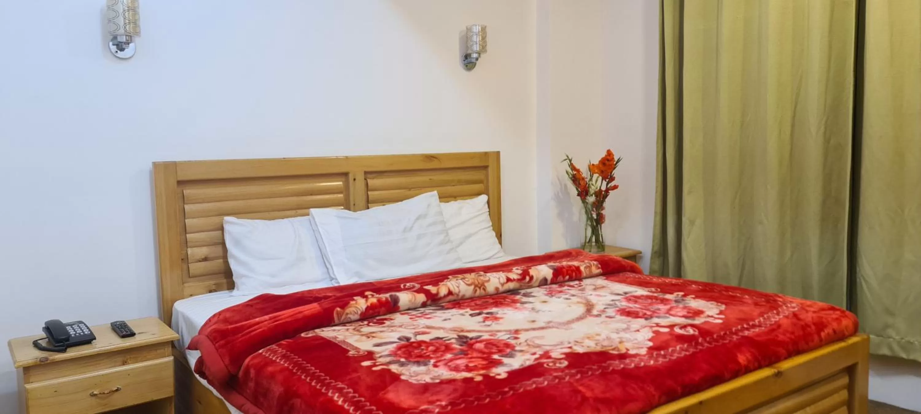 Bedroom in Indus Lodges Gilgit