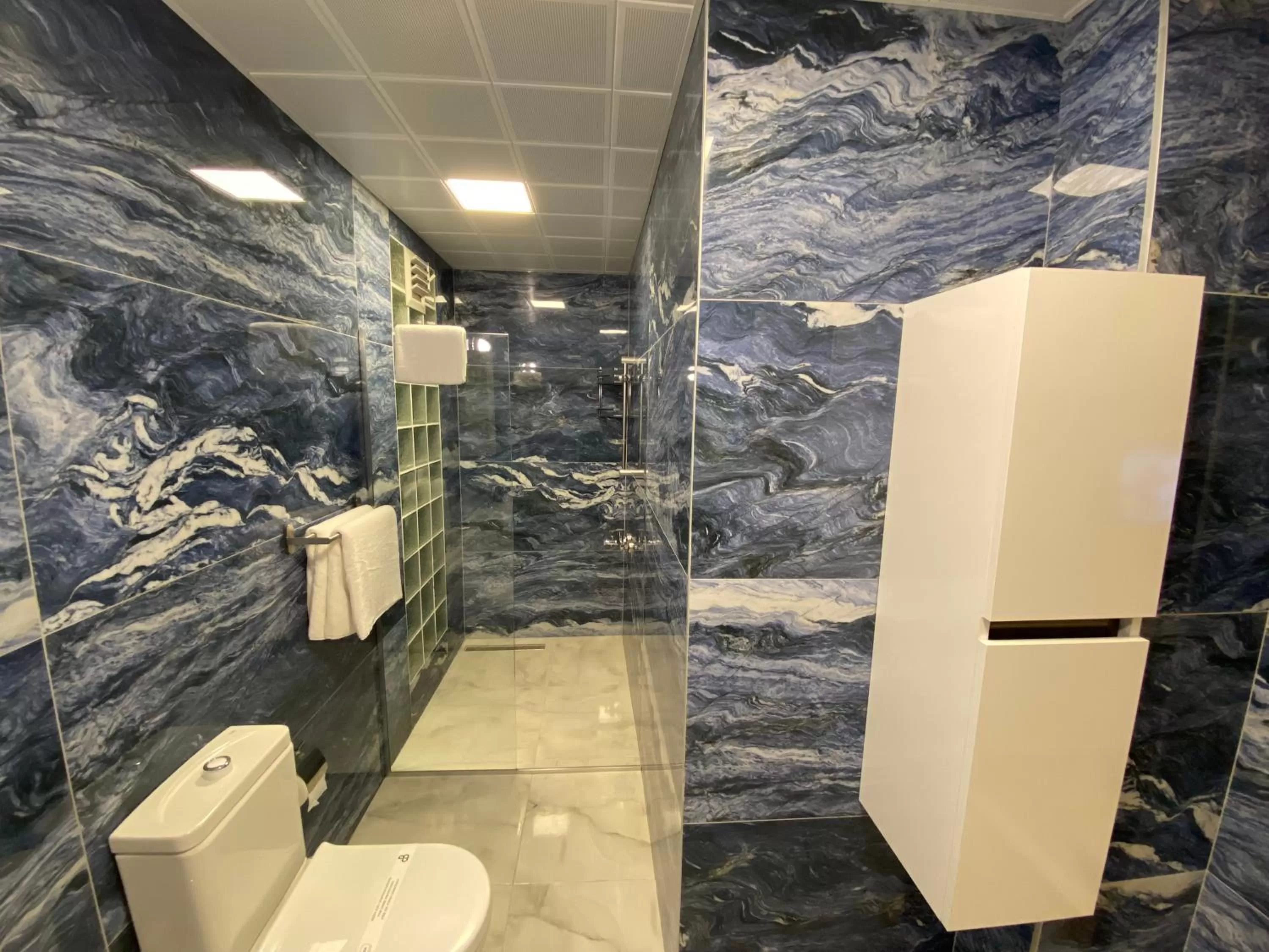 Bathroom in Huma Elite Hotel