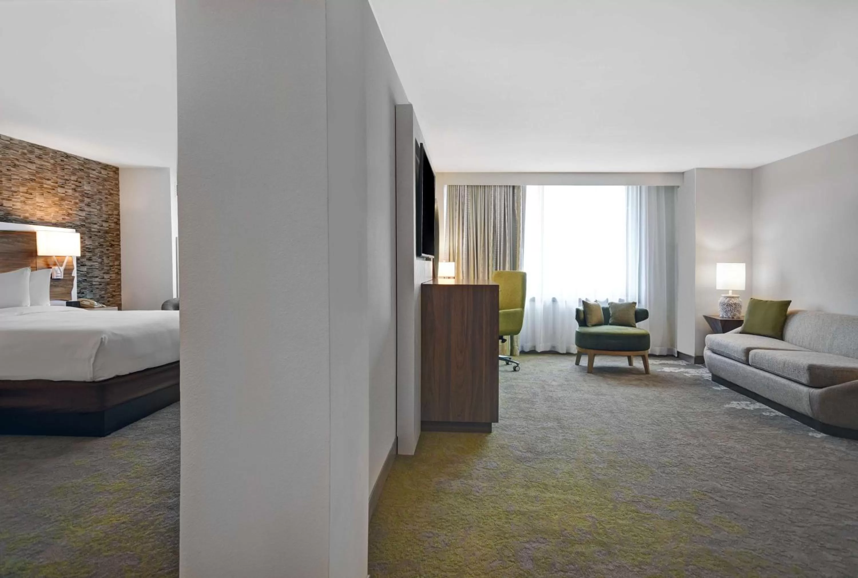 Living room, Bed in Hilton Hasbrouck Heights-Meadowlands