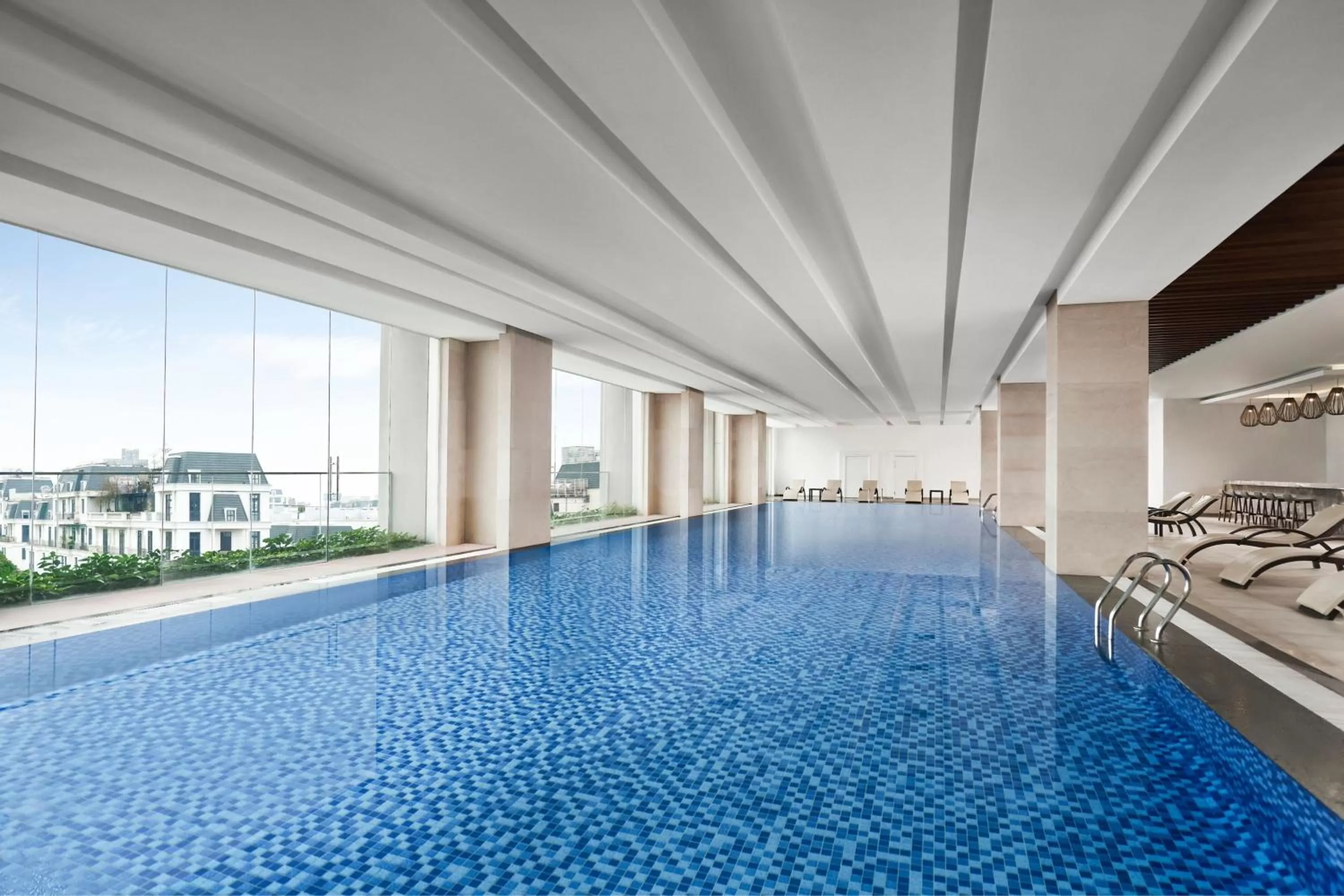 Swimming pool in Sheraton Hai Phong