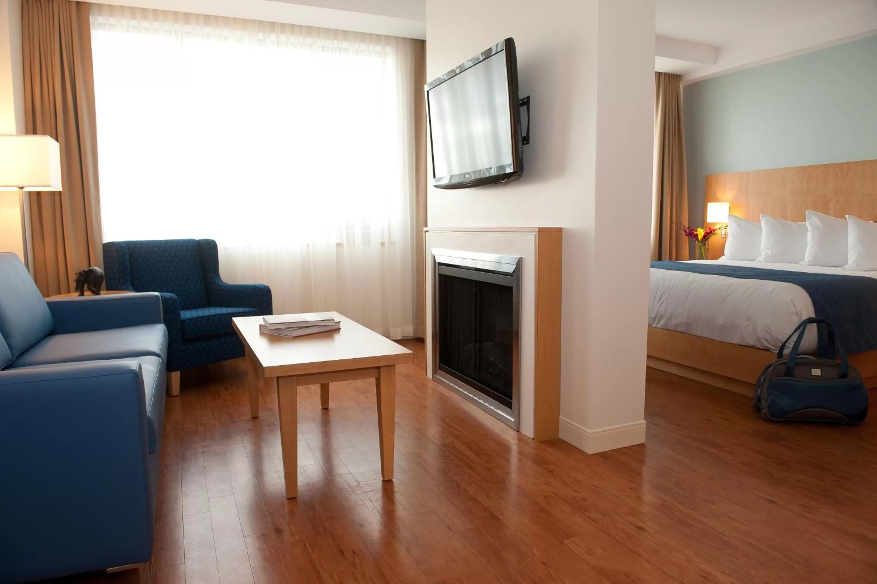 Photo of the whole room, Bed in The Holman Grand Hotel